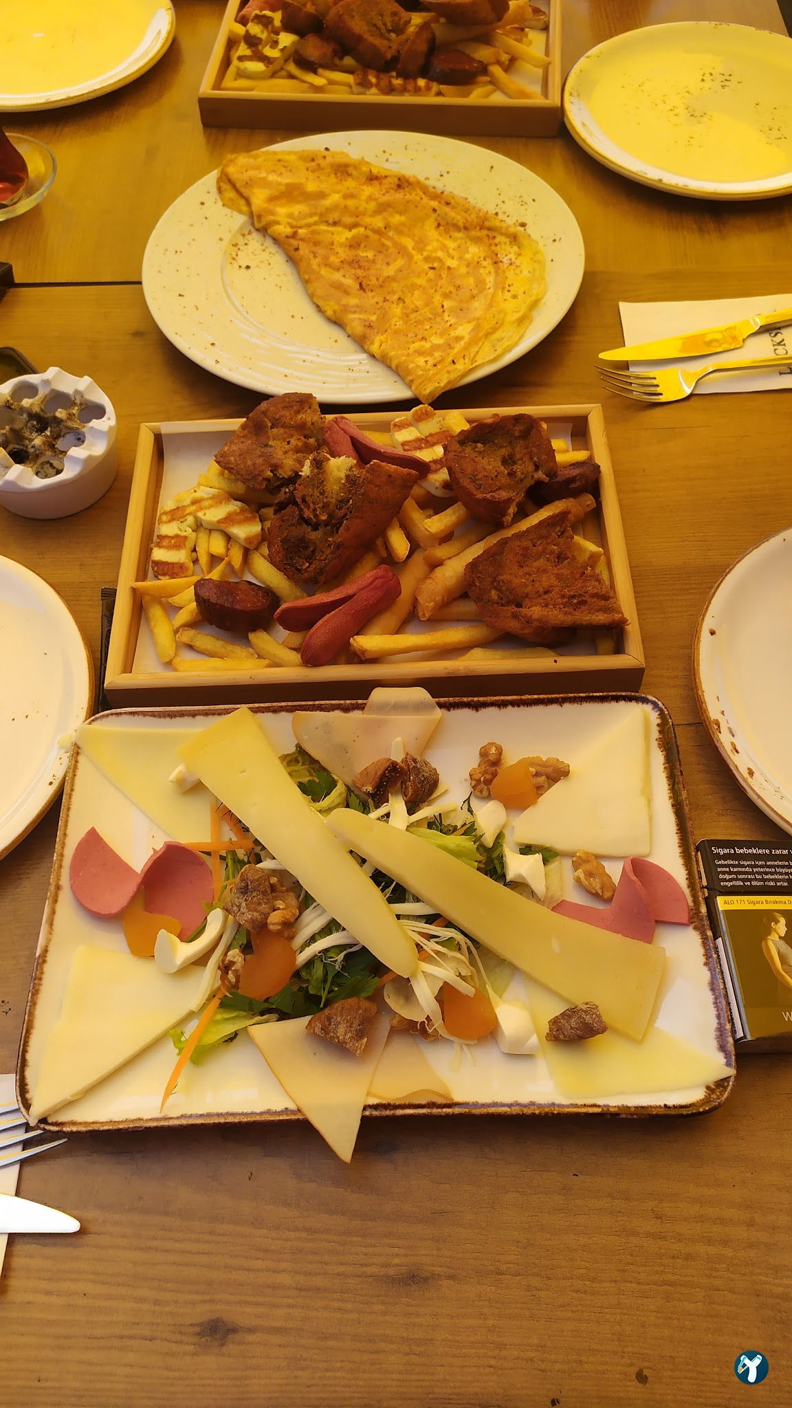 Lucksha Cafe & Restaurant