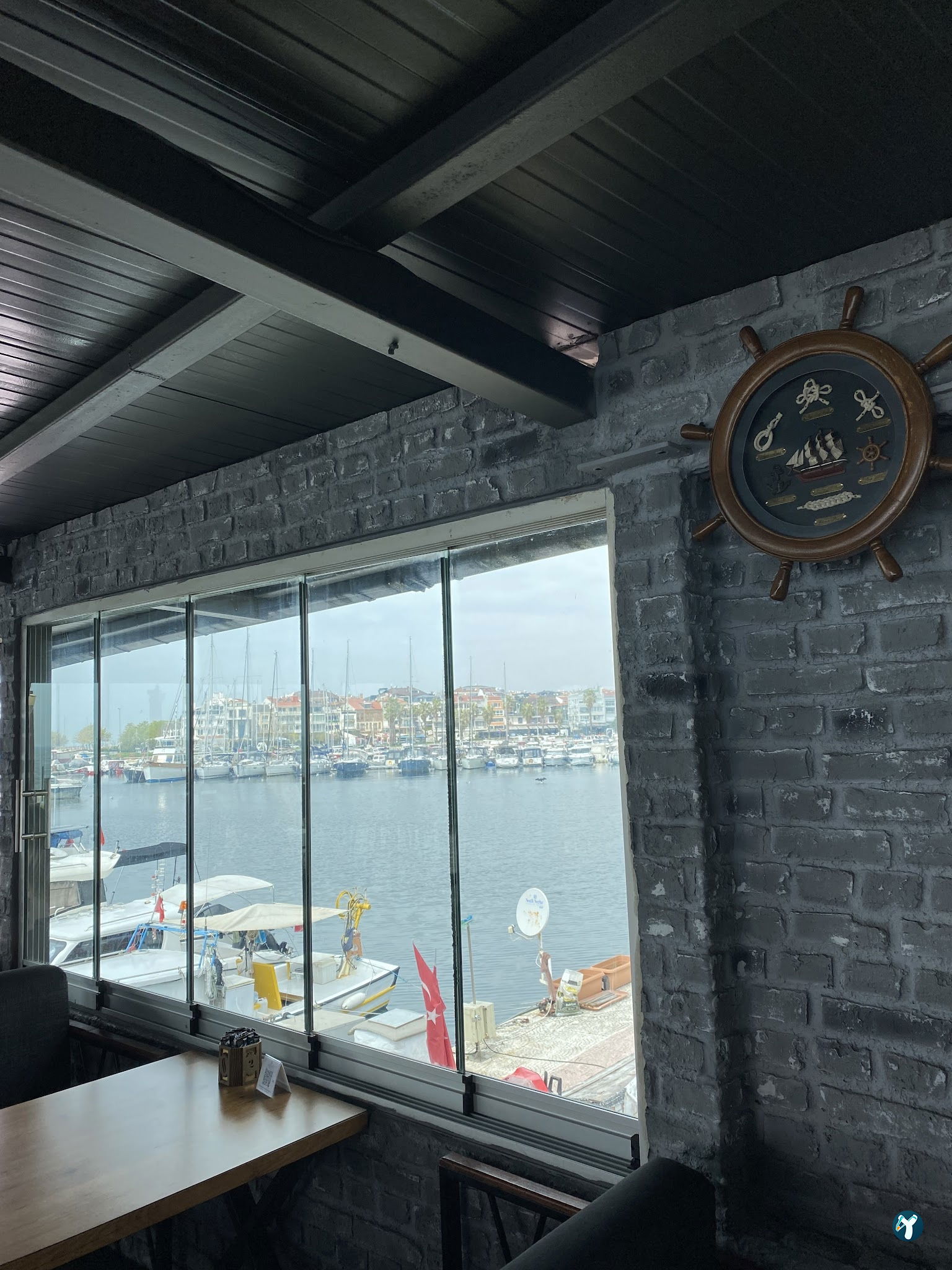 Lucksha Cafe & Restaurant
