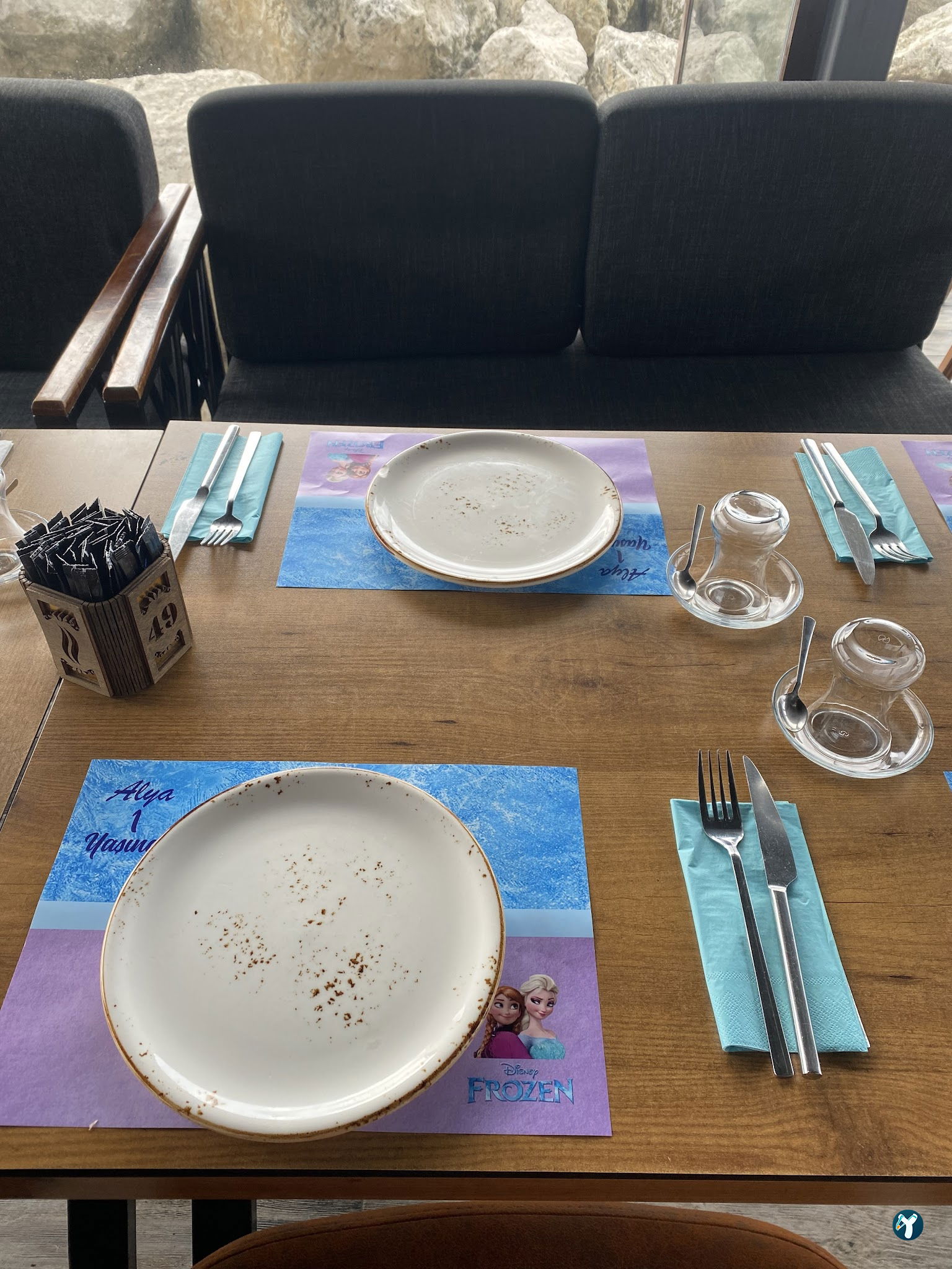 Lucksha Cafe & Restaurant