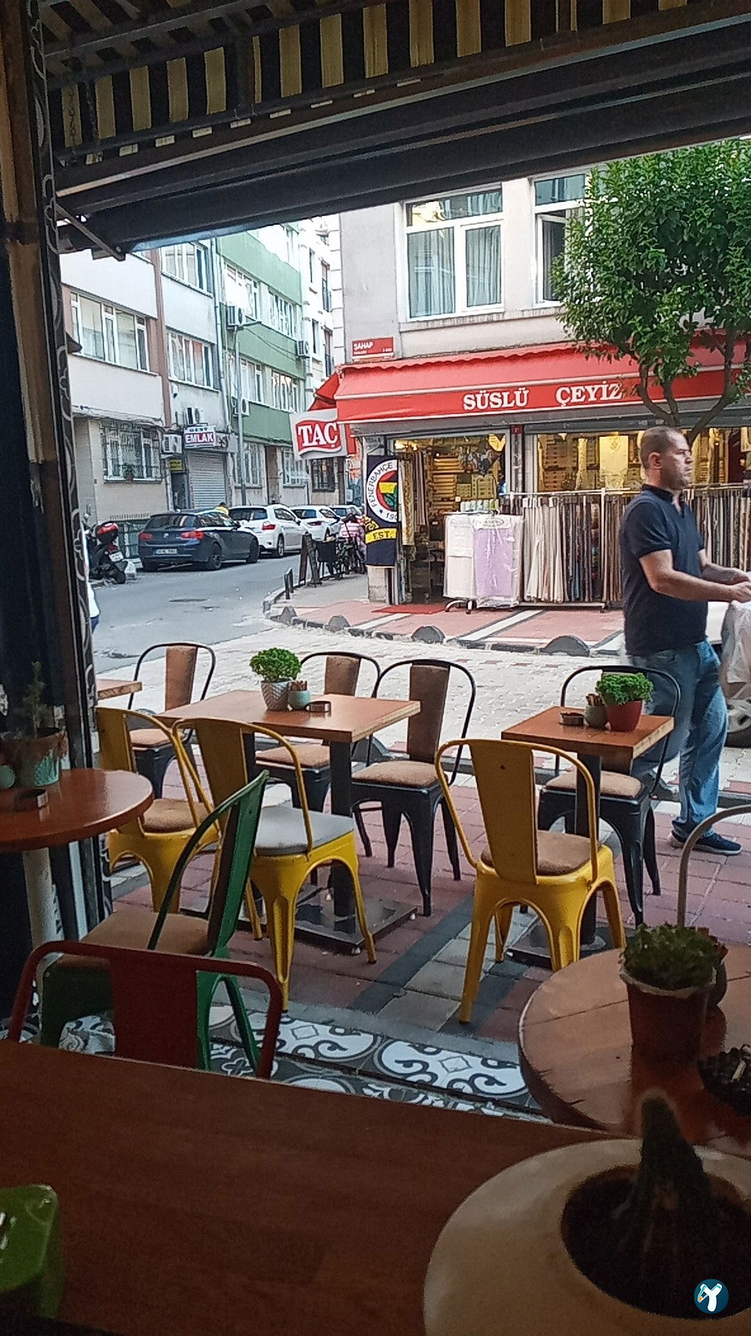 Corner Cafe