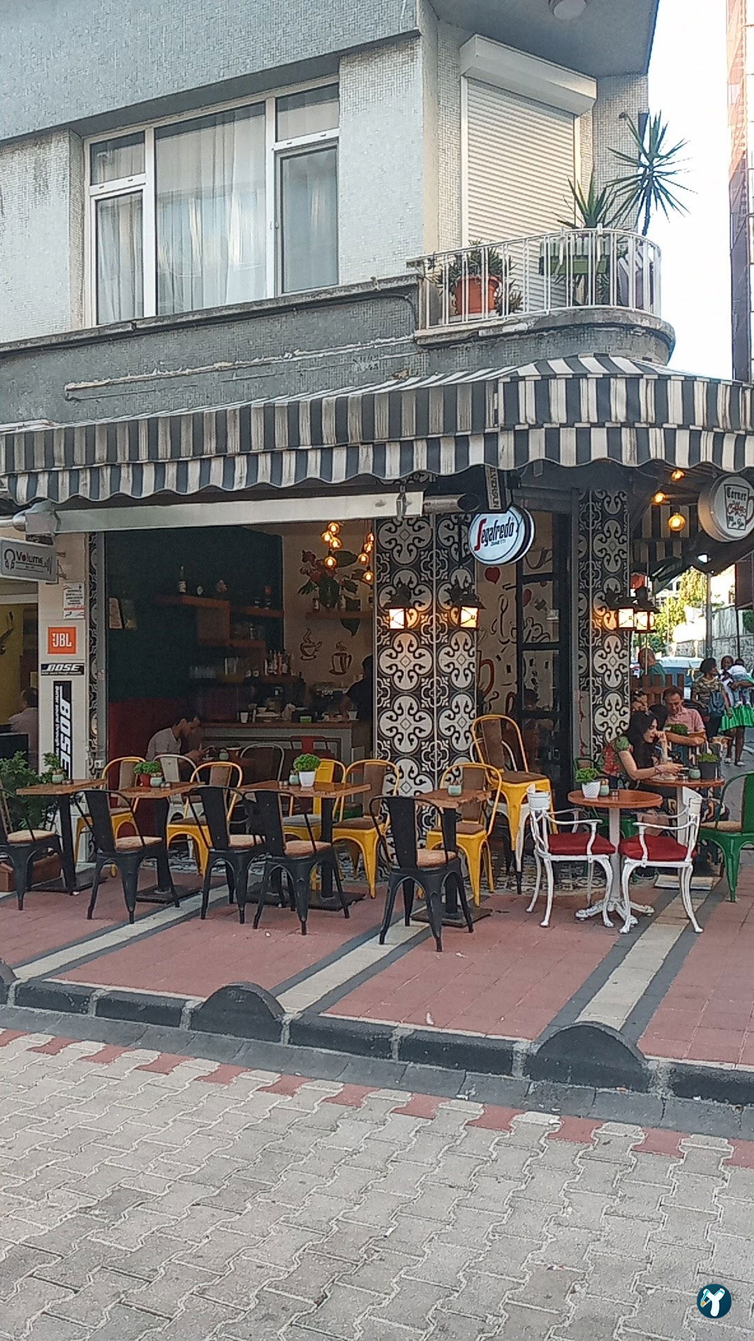 Corner Cafe