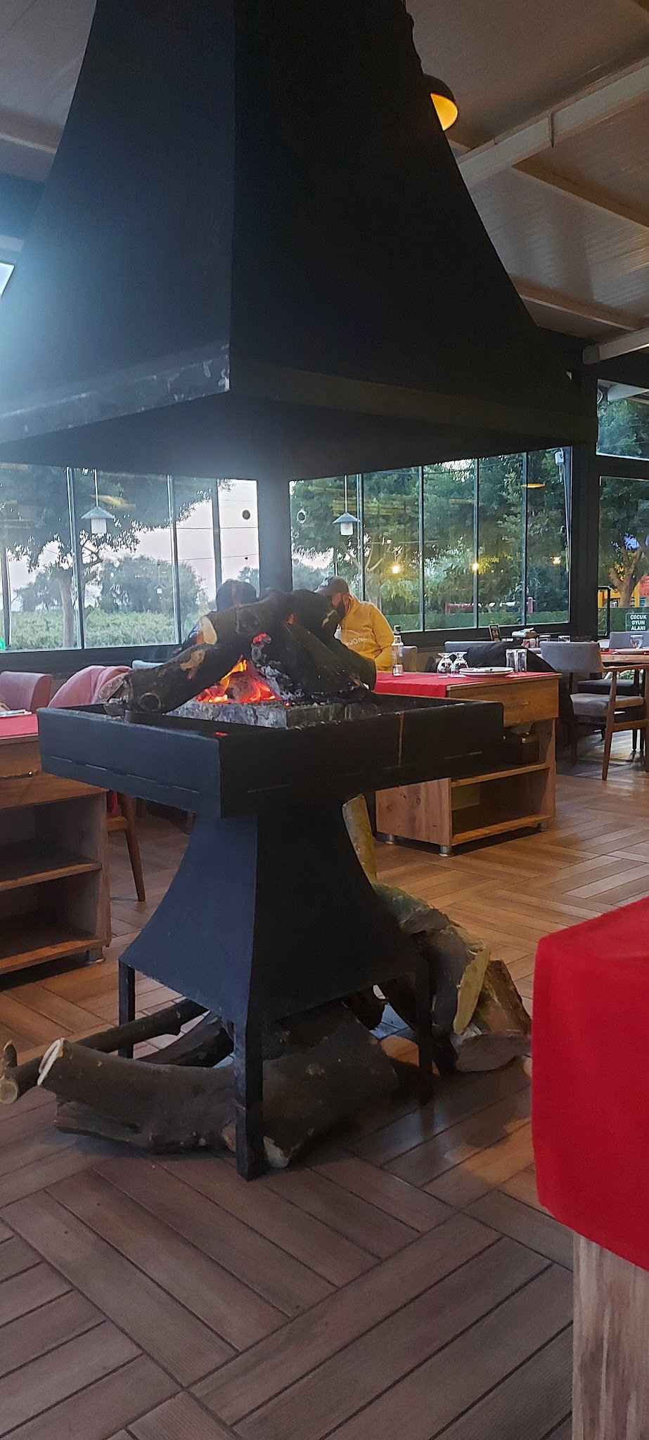 Eiffel Cafe Restaurant