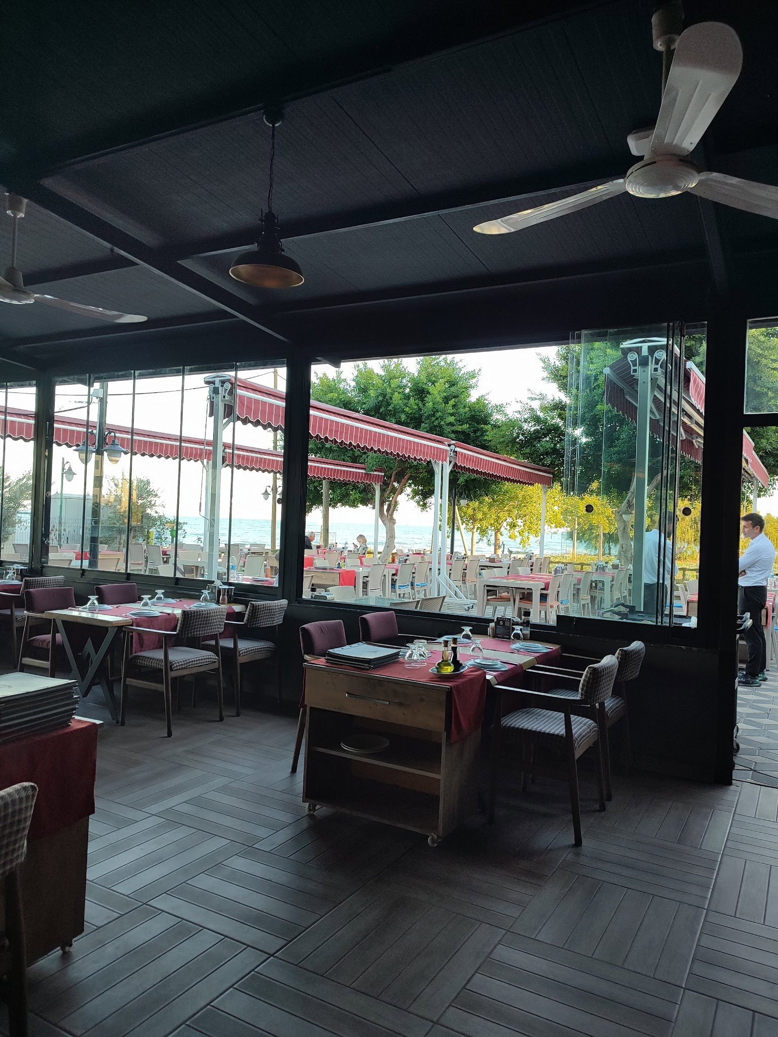 Eiffel Cafe Restaurant