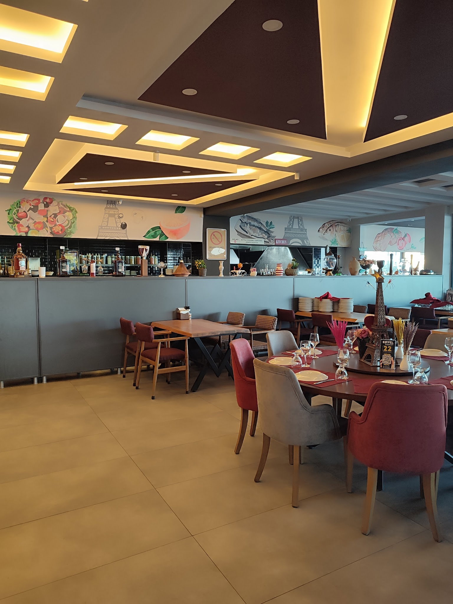 Eiffel Cafe Restaurant