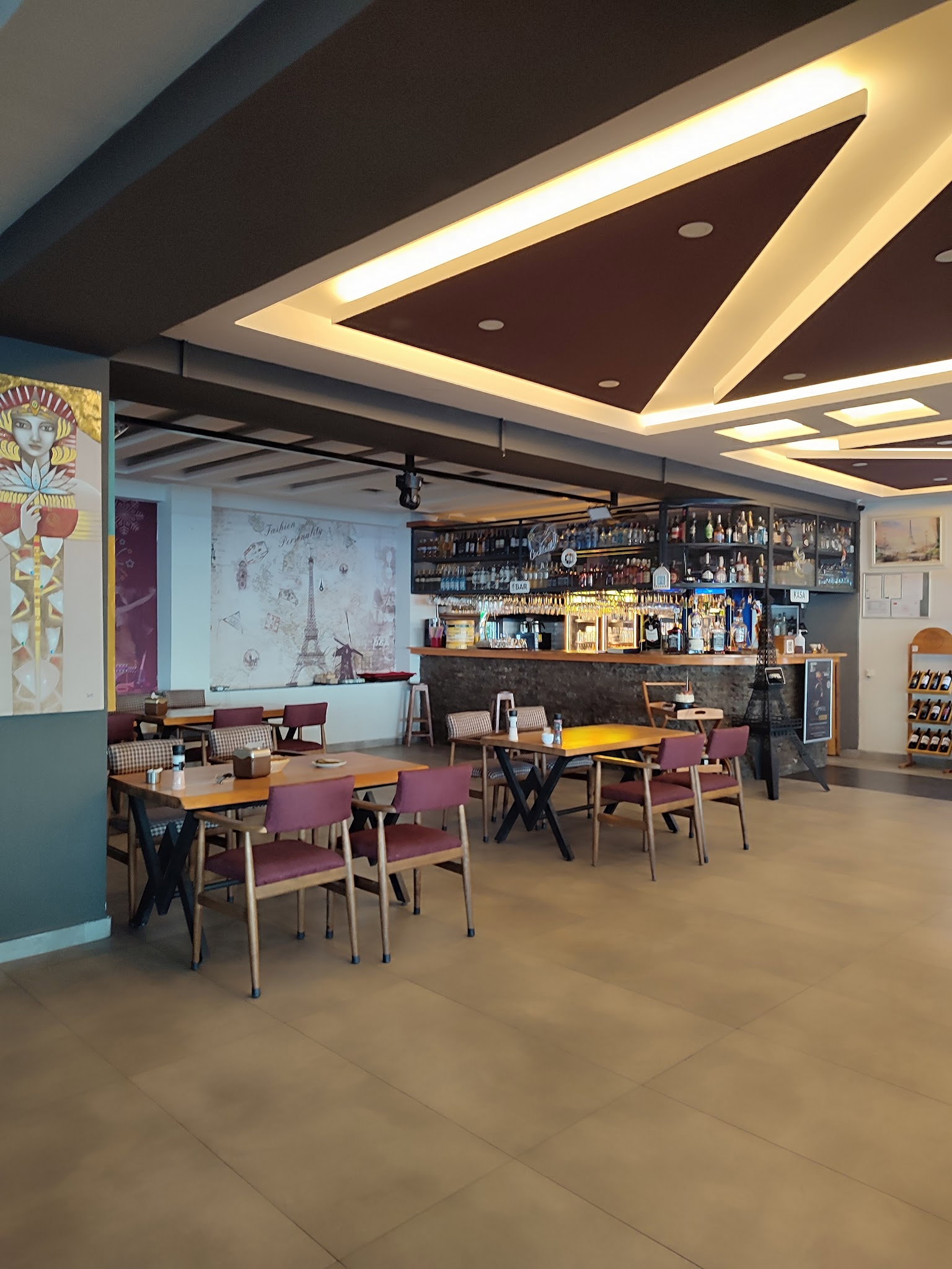 Eiffel Cafe Restaurant