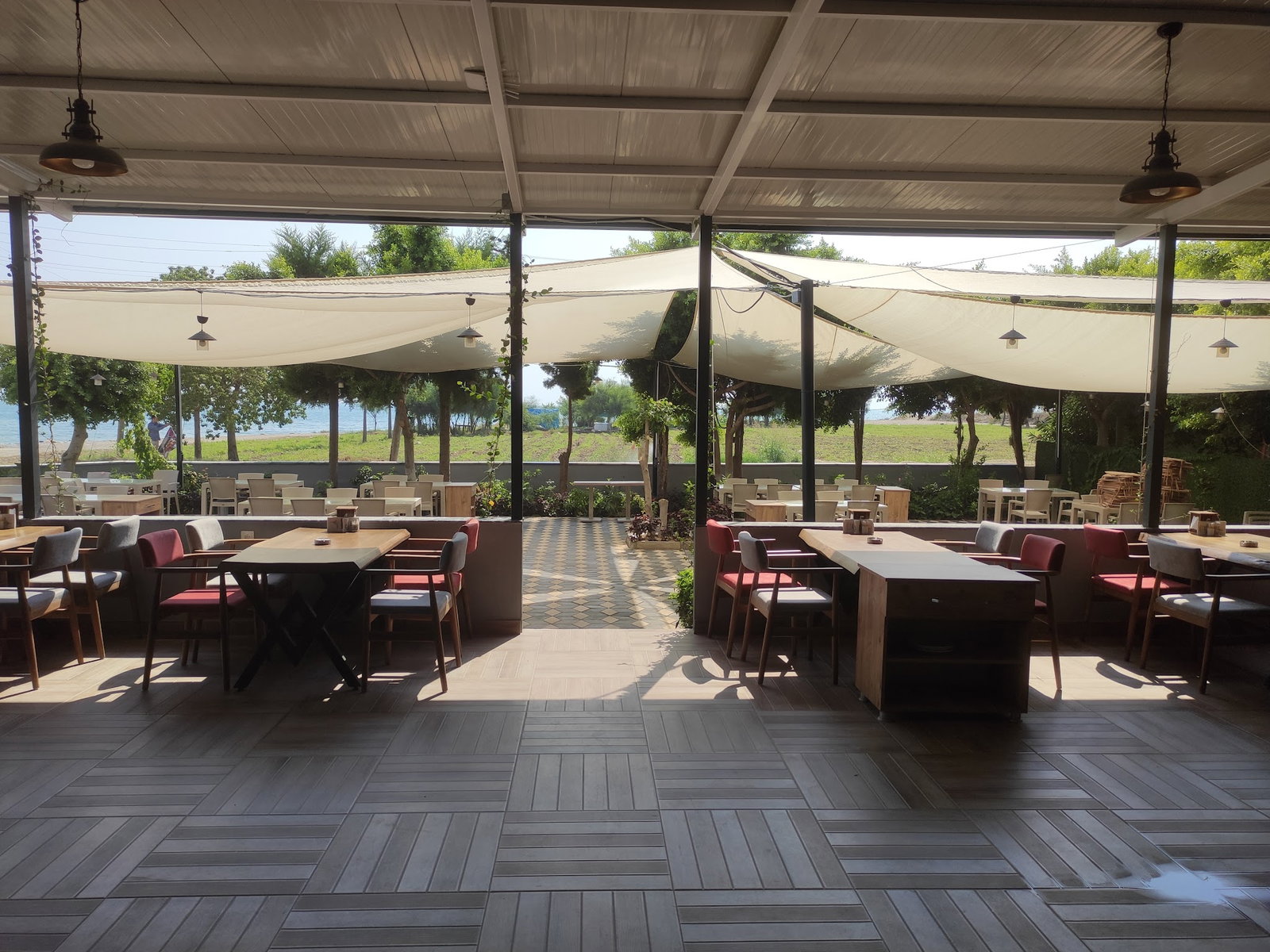 Eiffel Cafe Restaurant