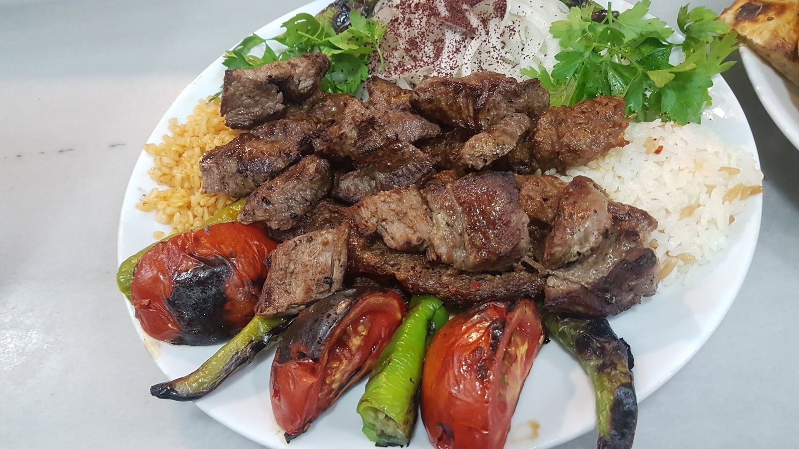 Tuğra Pi̇de Kebap Döner