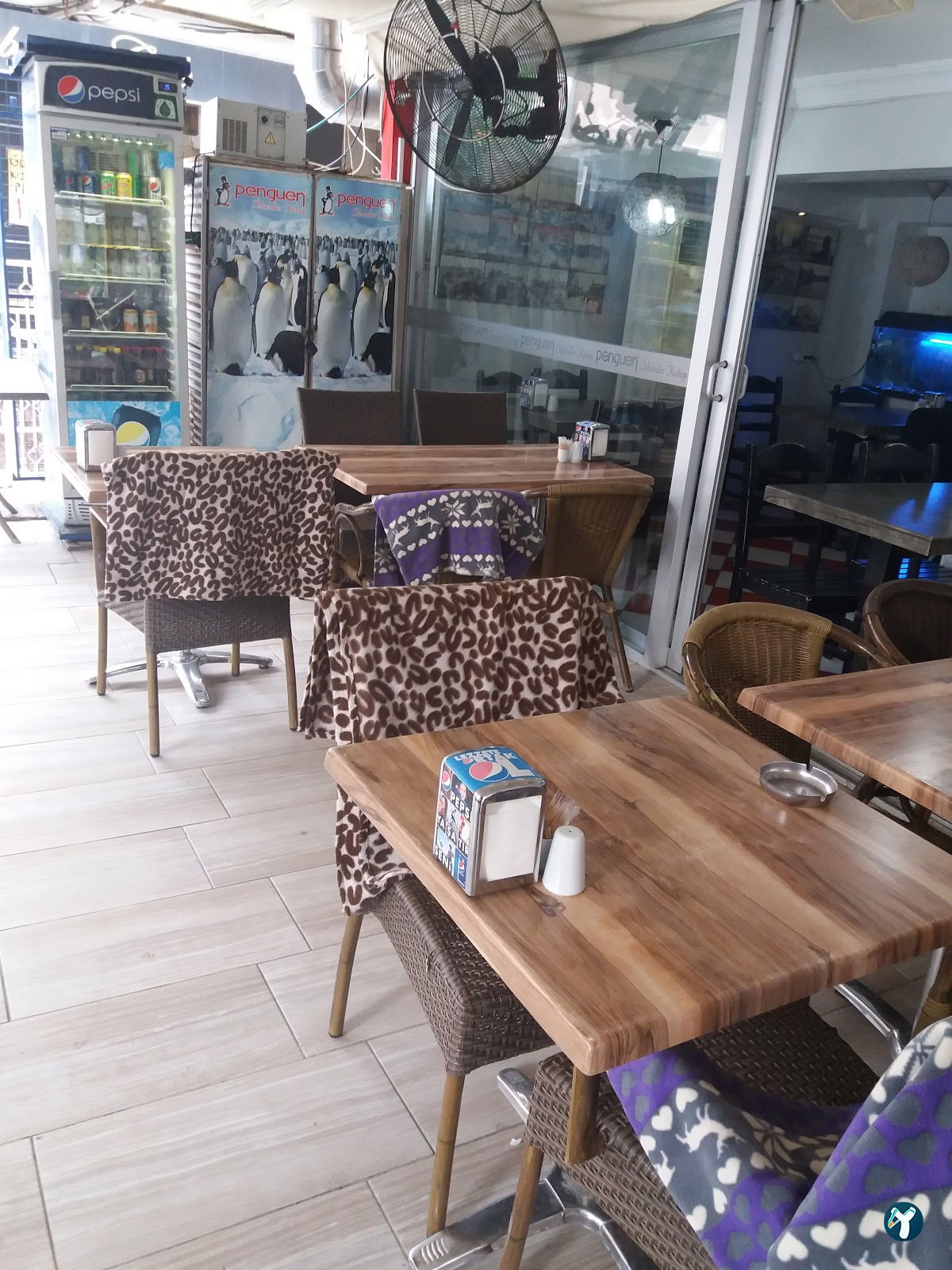 Munch Cafe Restaurant
