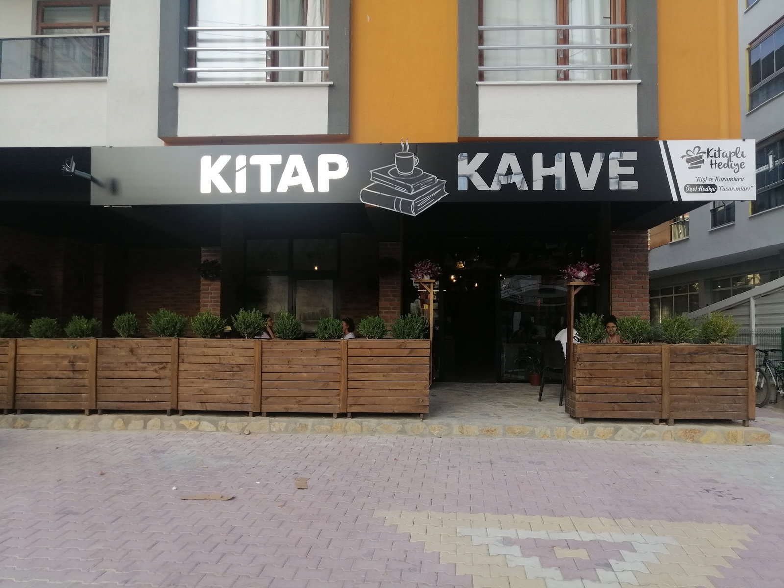 Kitap & Kahve - Kitaplı Hediye