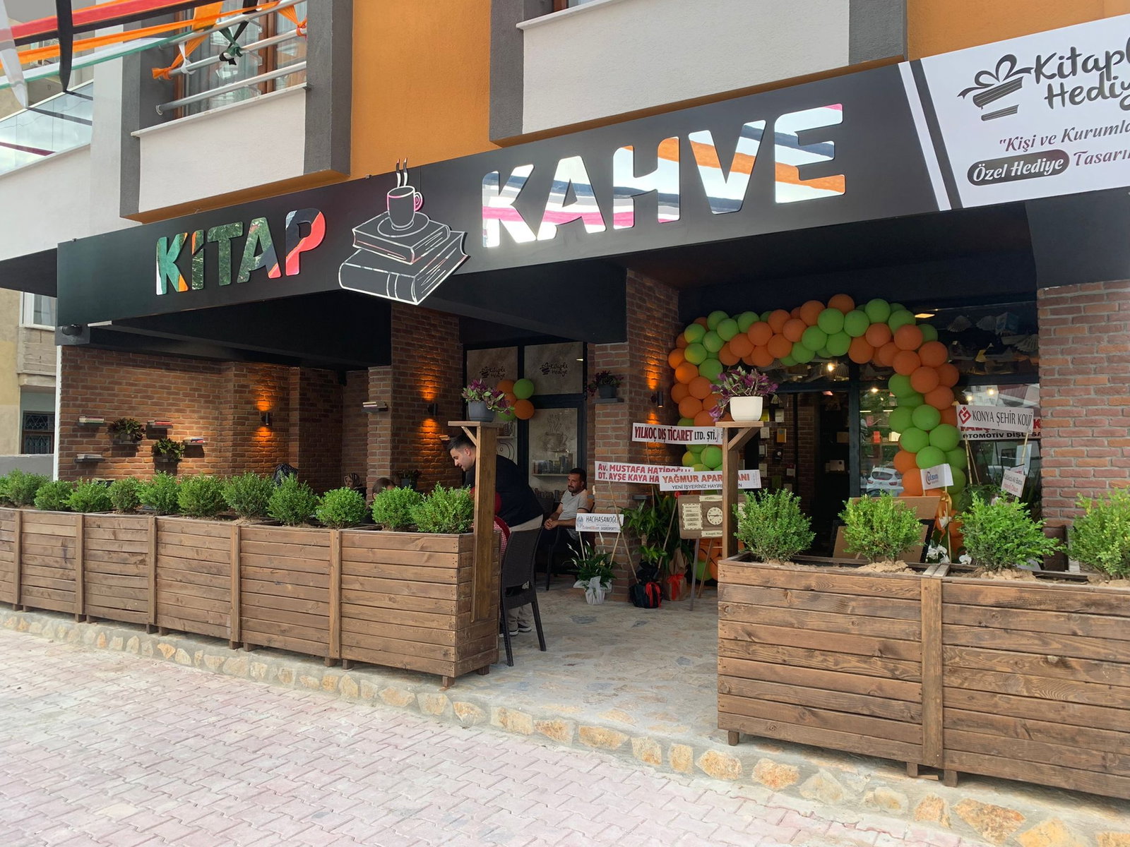 Kitap & Kahve - Kitaplı Hediye