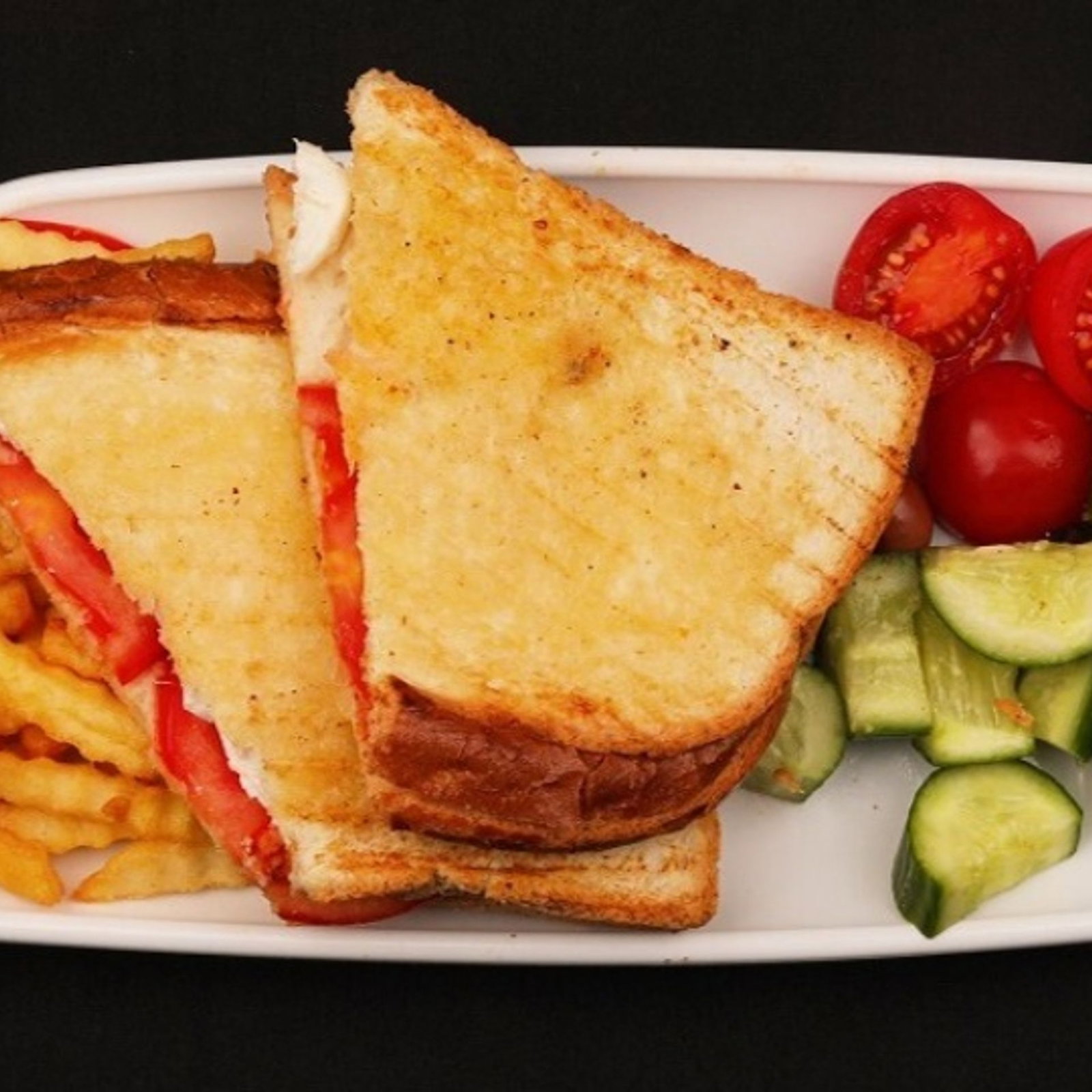 Domatesli Beyaz Peynirli Tost