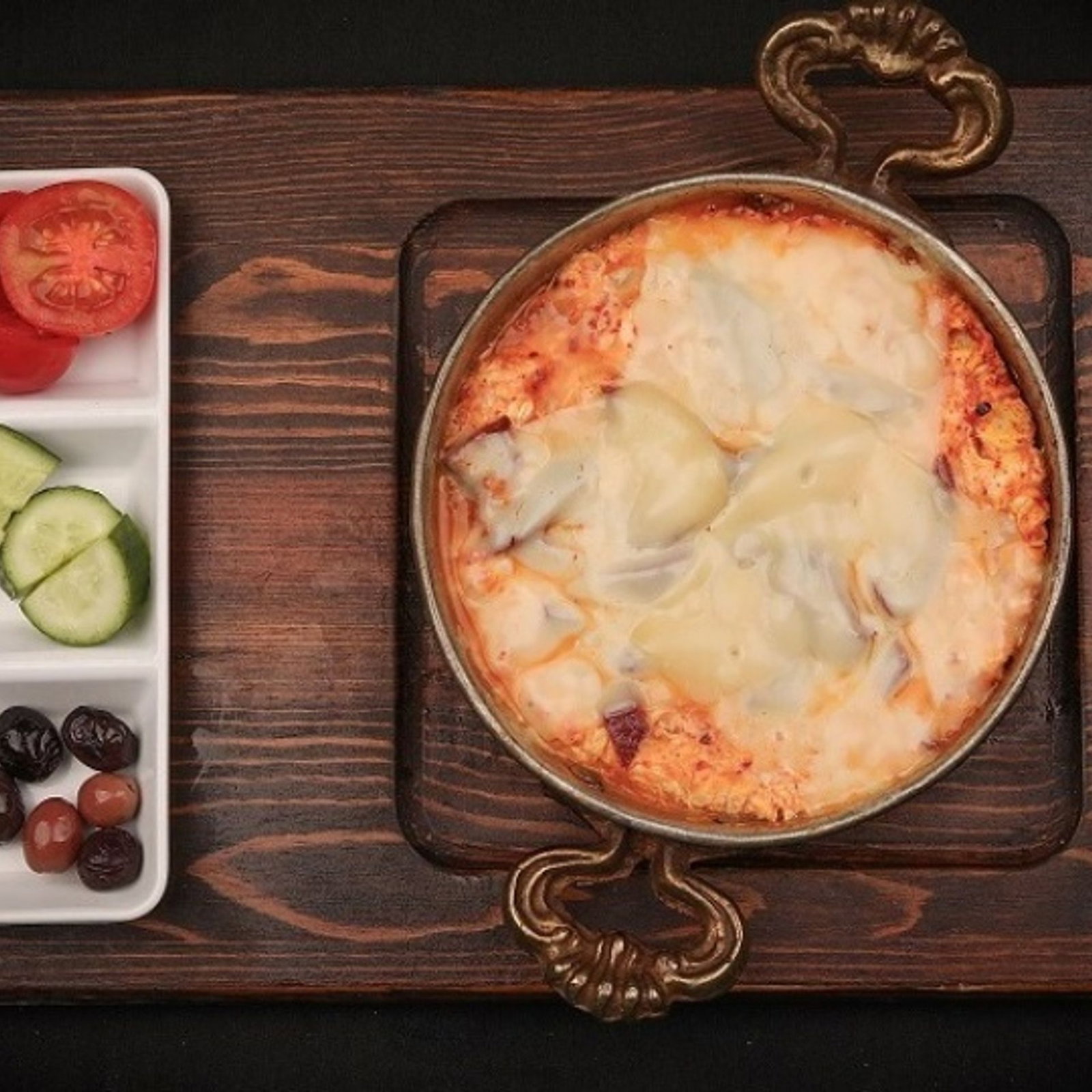 Sucuklu Kaşarlı Menemen