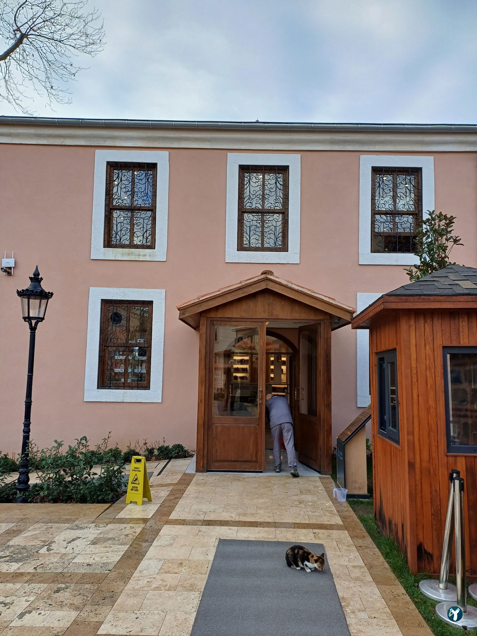Nevmekan Kuzguncuk