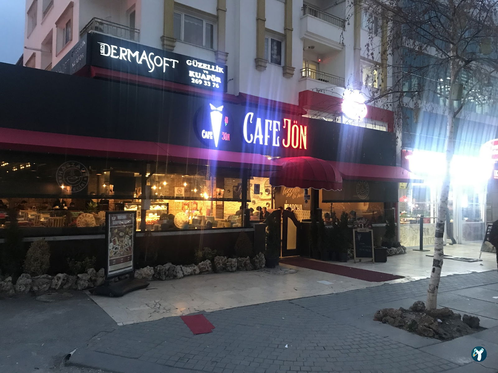Cafe Jön