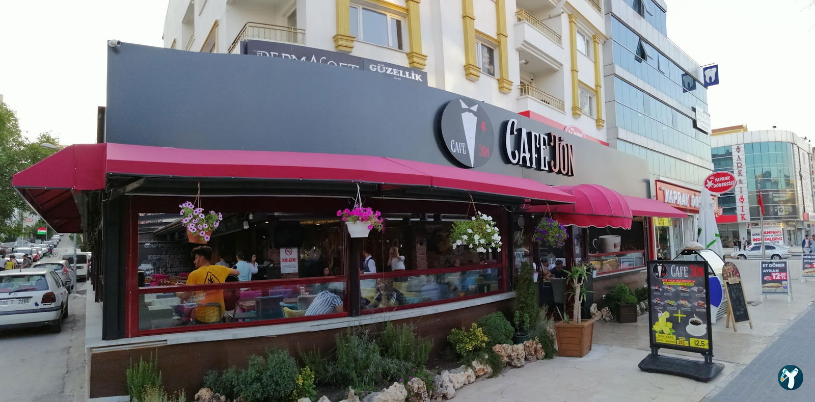 Cafe Jön