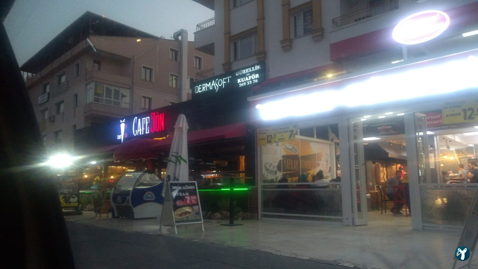 Cafe Jön