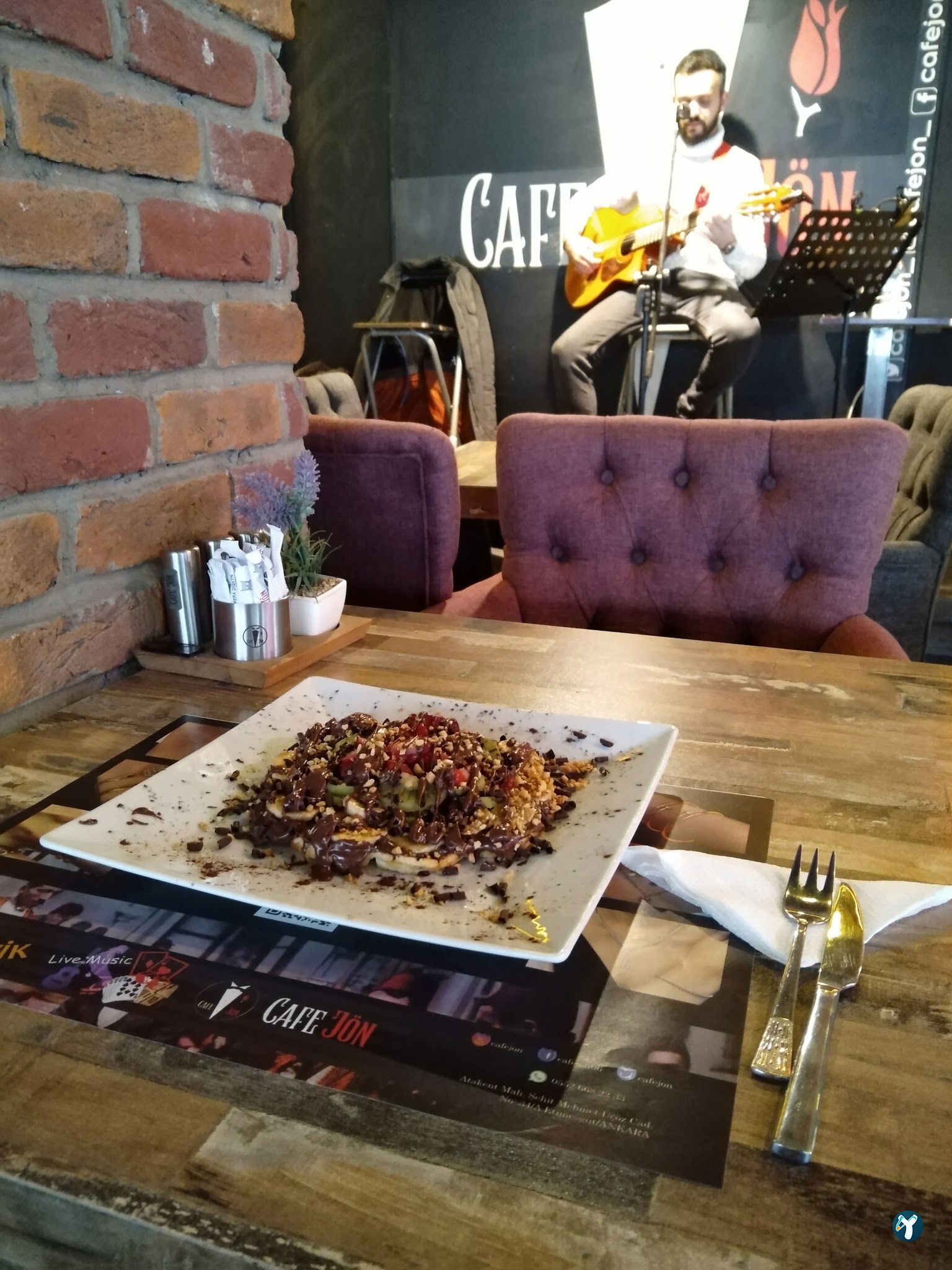 Cafe Jön
