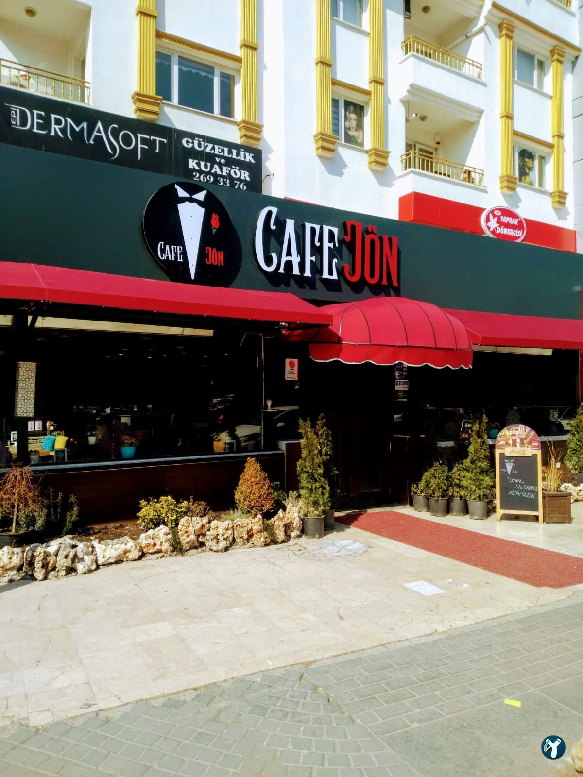 Cafe Jön