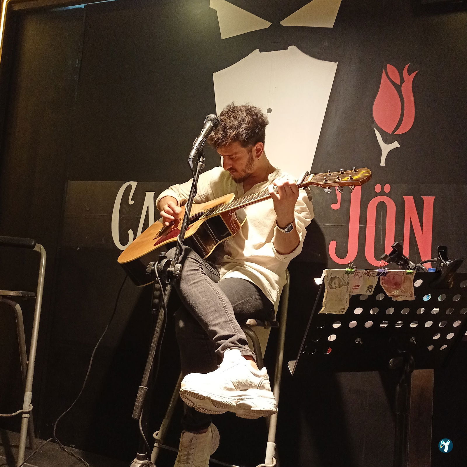 Cafe Jön