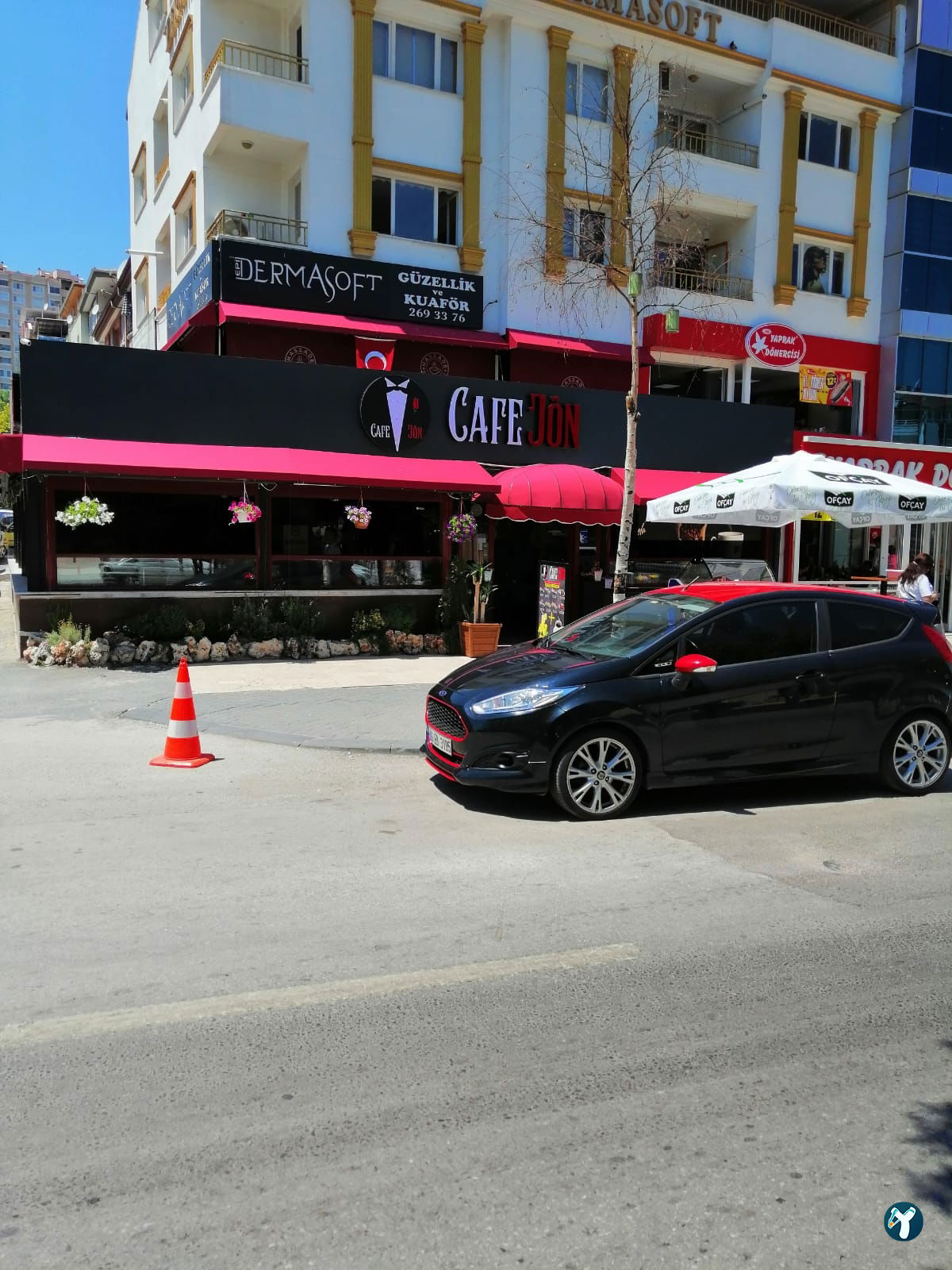 Cafe Jön