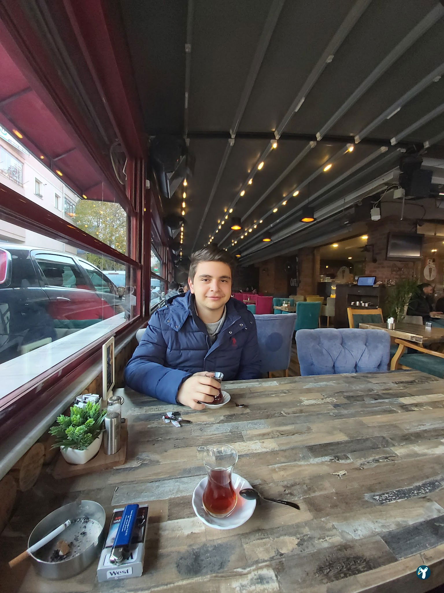 Cafe Jön