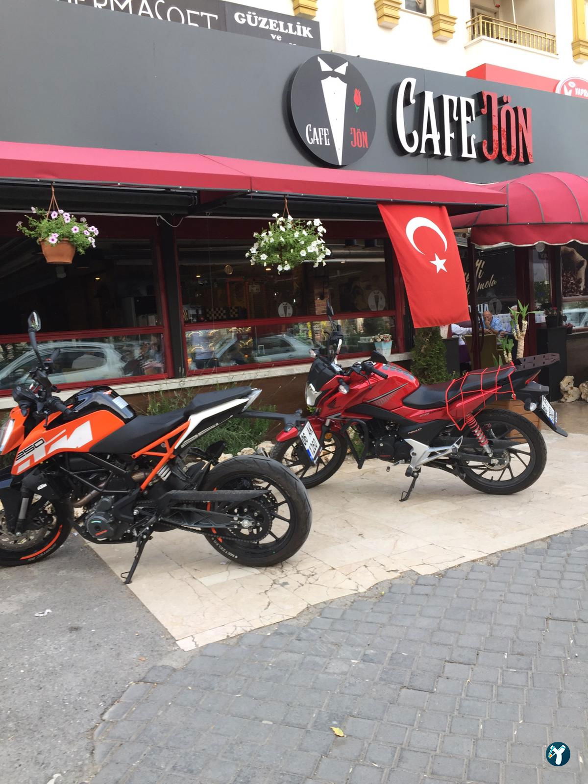 Cafe Jön