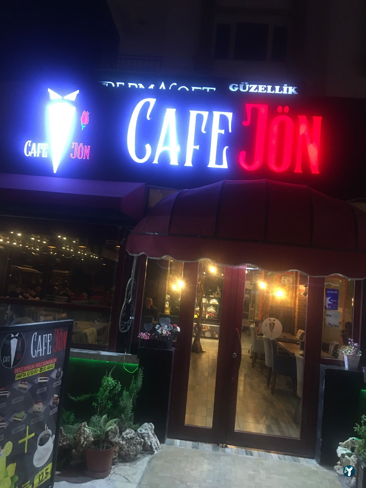 Cafe Jön
