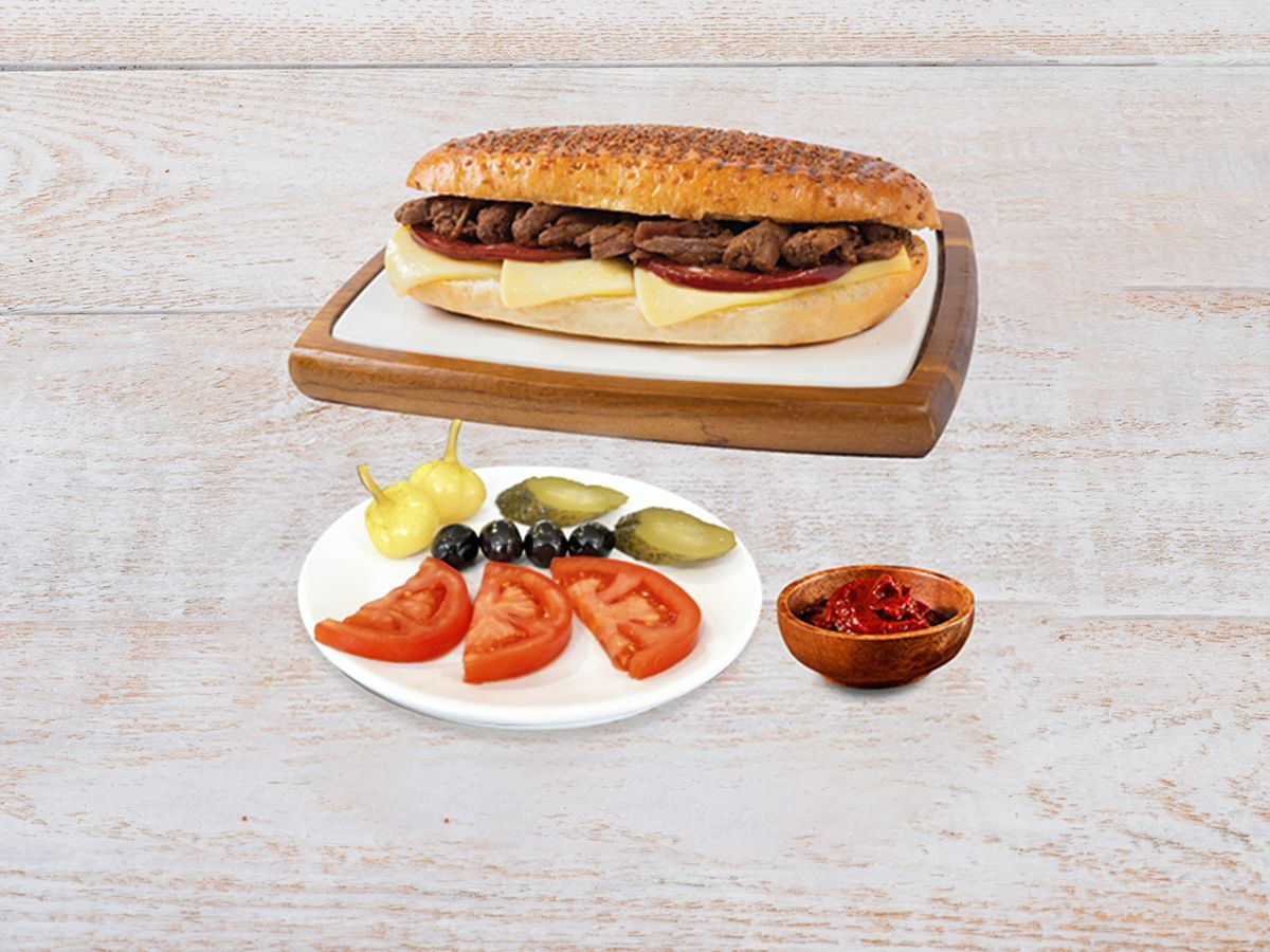 Köfteci Yusuf Kavurmalı Sucuklu Kaşarlı Tost