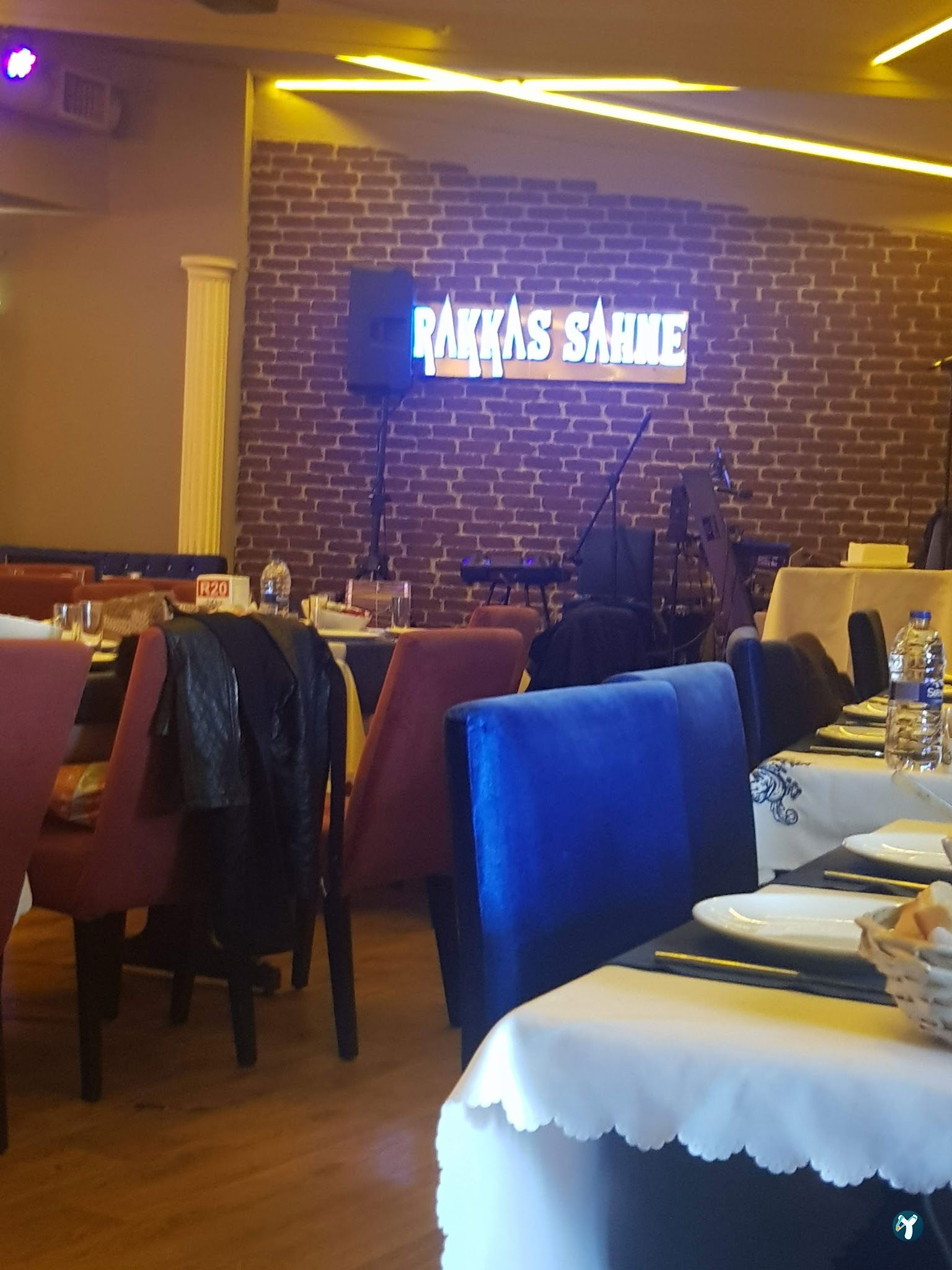 Ni̇lüfer Beyaz Ocakbaşi Rakkas Sahne