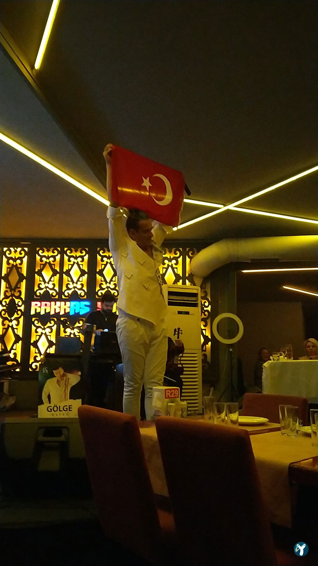 Ni̇lüfer Beyaz Ocakbaşi Rakkas Sahne
