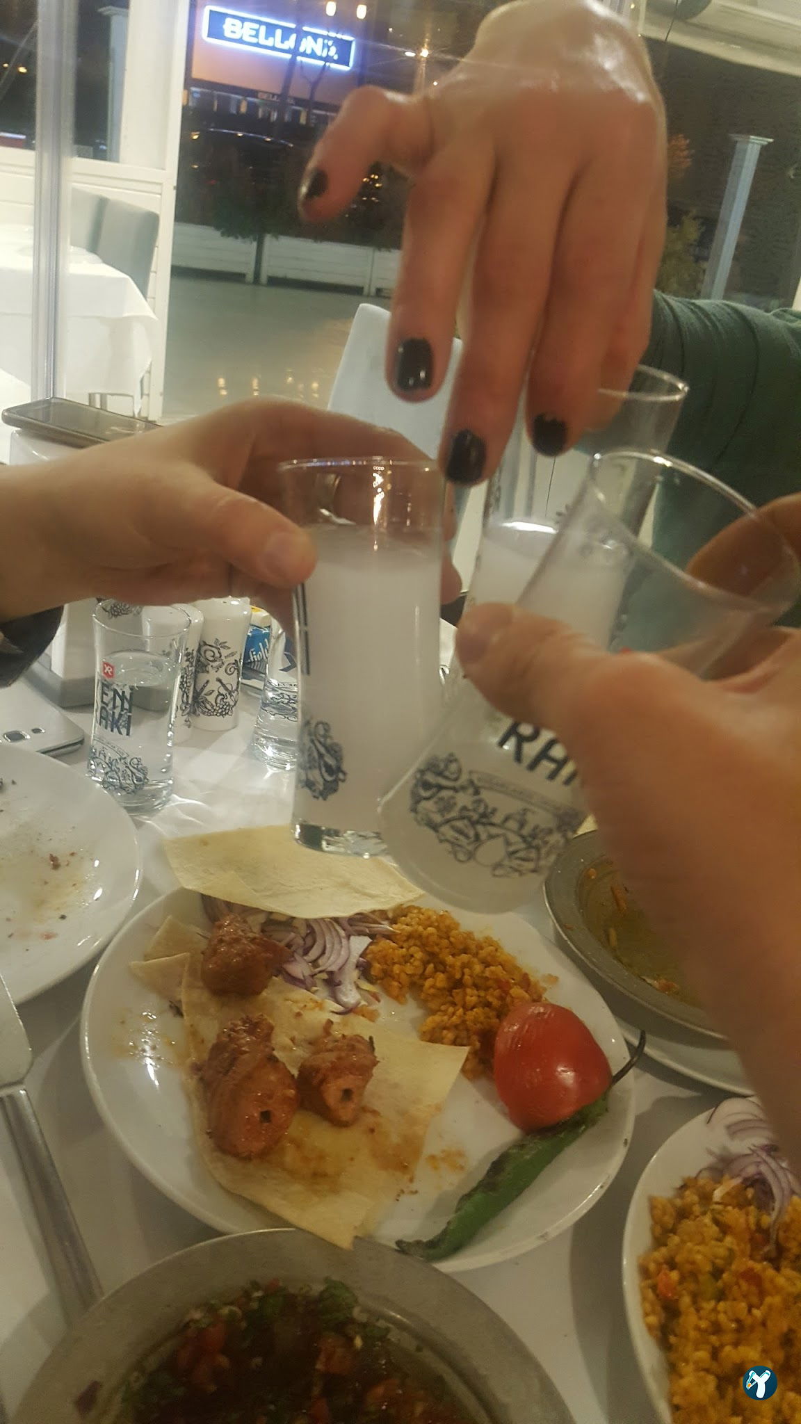 Ni̇lüfer Beyaz Ocakbaşi Rakkas Sahne