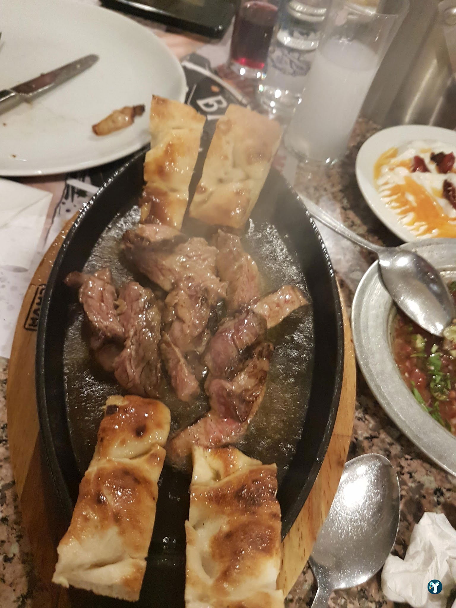 Ni̇lüfer Beyaz Ocakbaşi Rakkas Sahne
