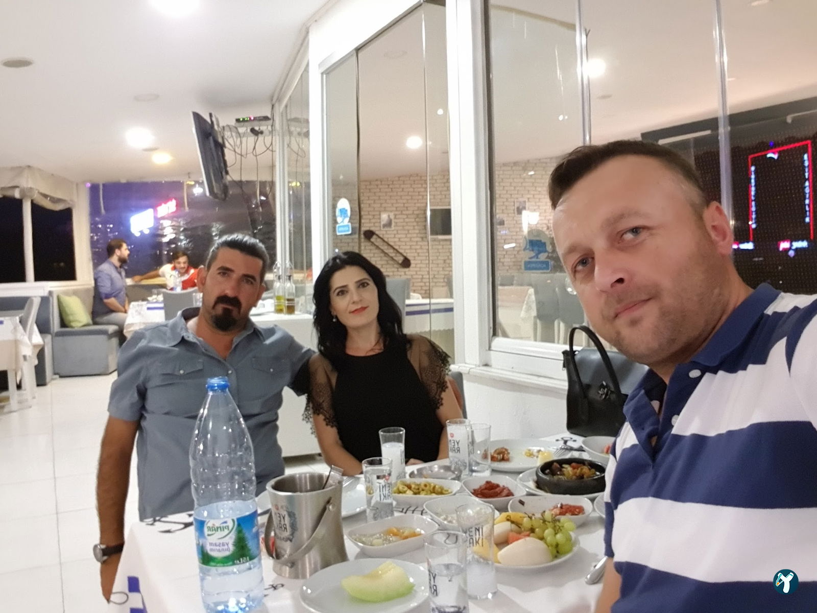 Ni̇lüfer Beyaz Ocakbaşi Rakkas Sahne