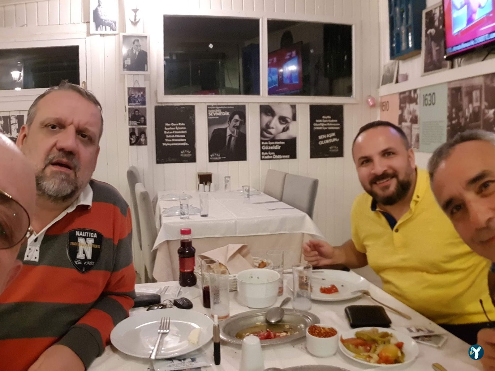 Ni̇lüfer Beyaz Ocakbaşi Rakkas Sahne