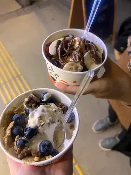 YO-GURU FROZEN YOGURT AND MORE resimleri