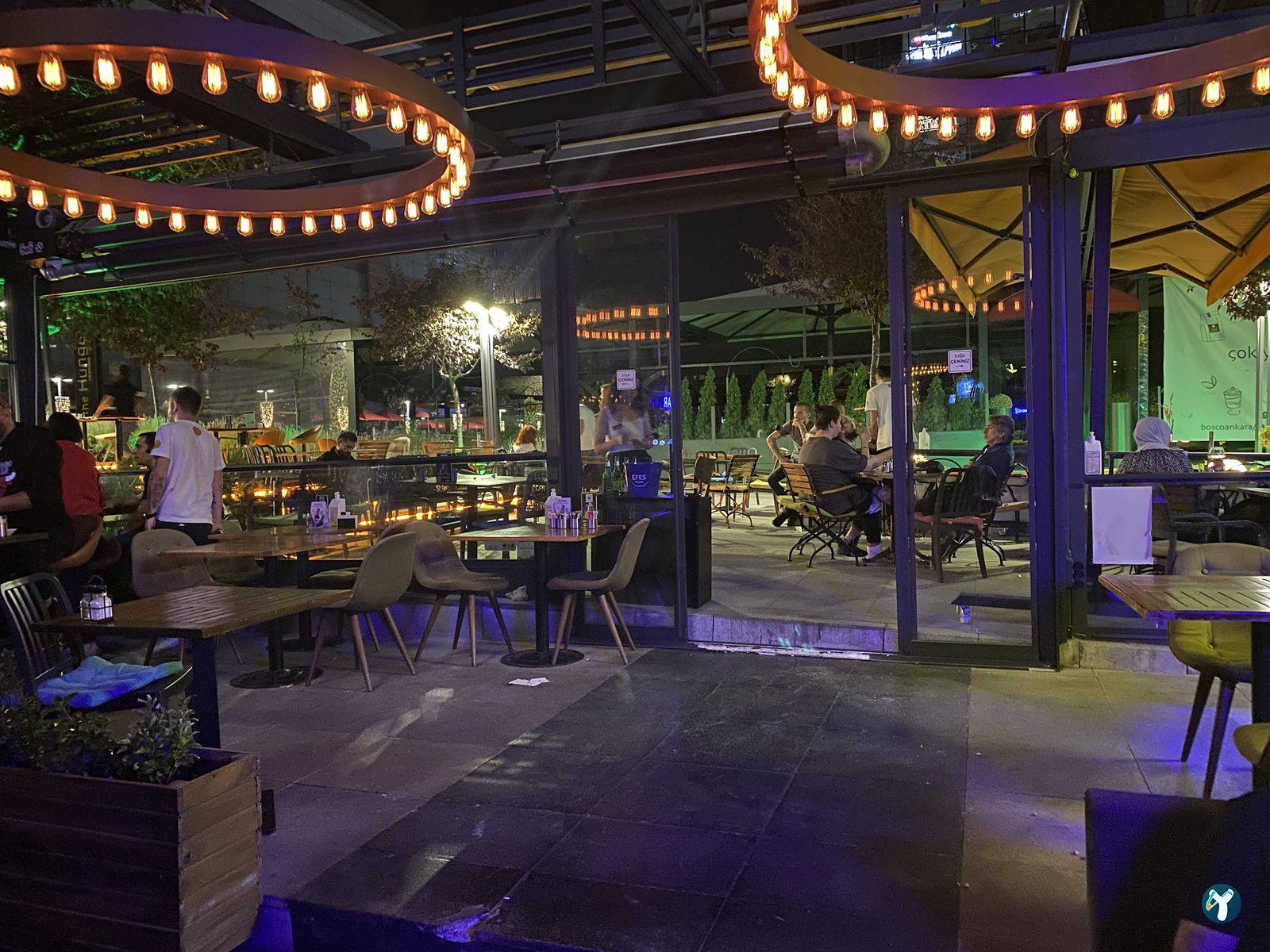 B'Eat Cafe & Brasserie Via Flat
