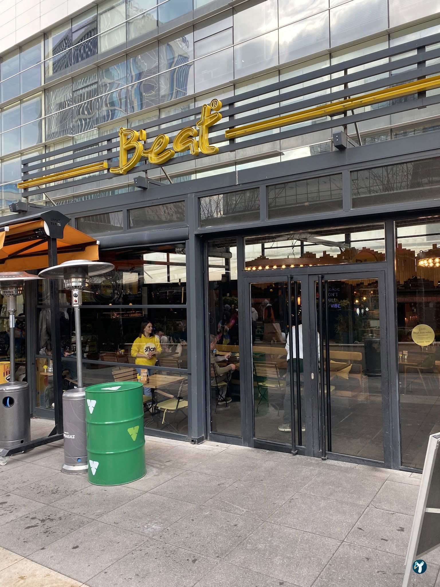 B'Eat Cafe & Brasserie Via Flat