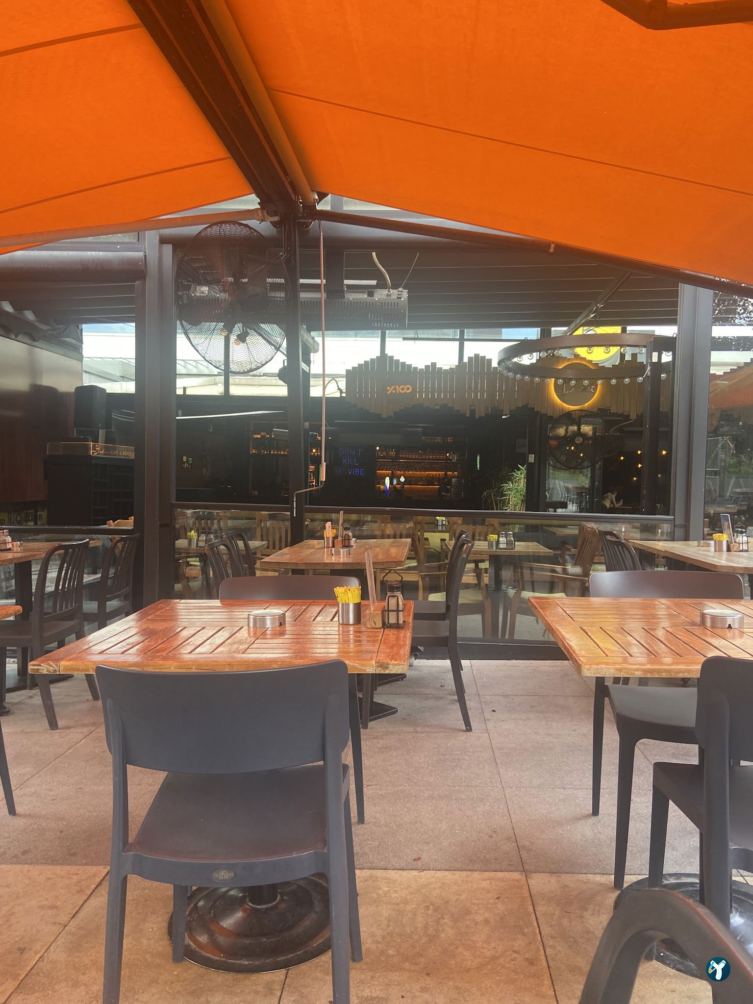 B'Eat Cafe & Brasserie Via Flat