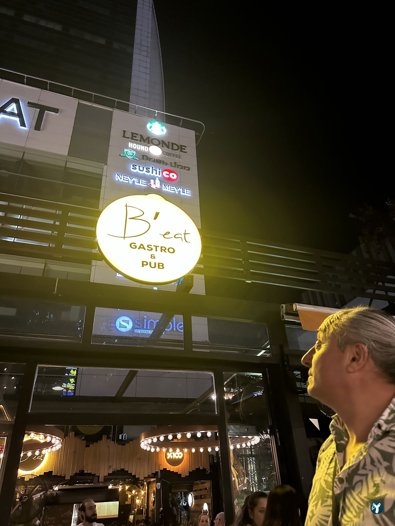 B'Eat Cafe & Brasserie Via Flat
