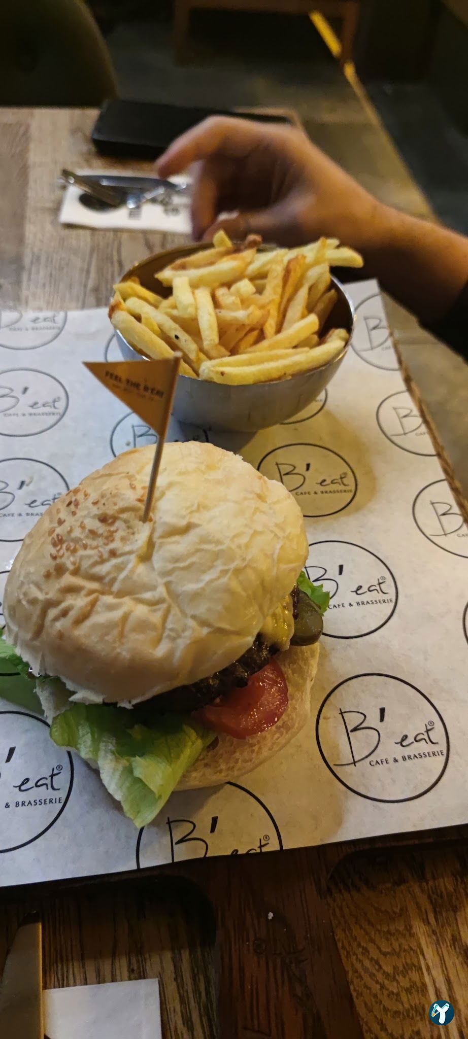 B'Eat Cafe & Brasserie Via Flat