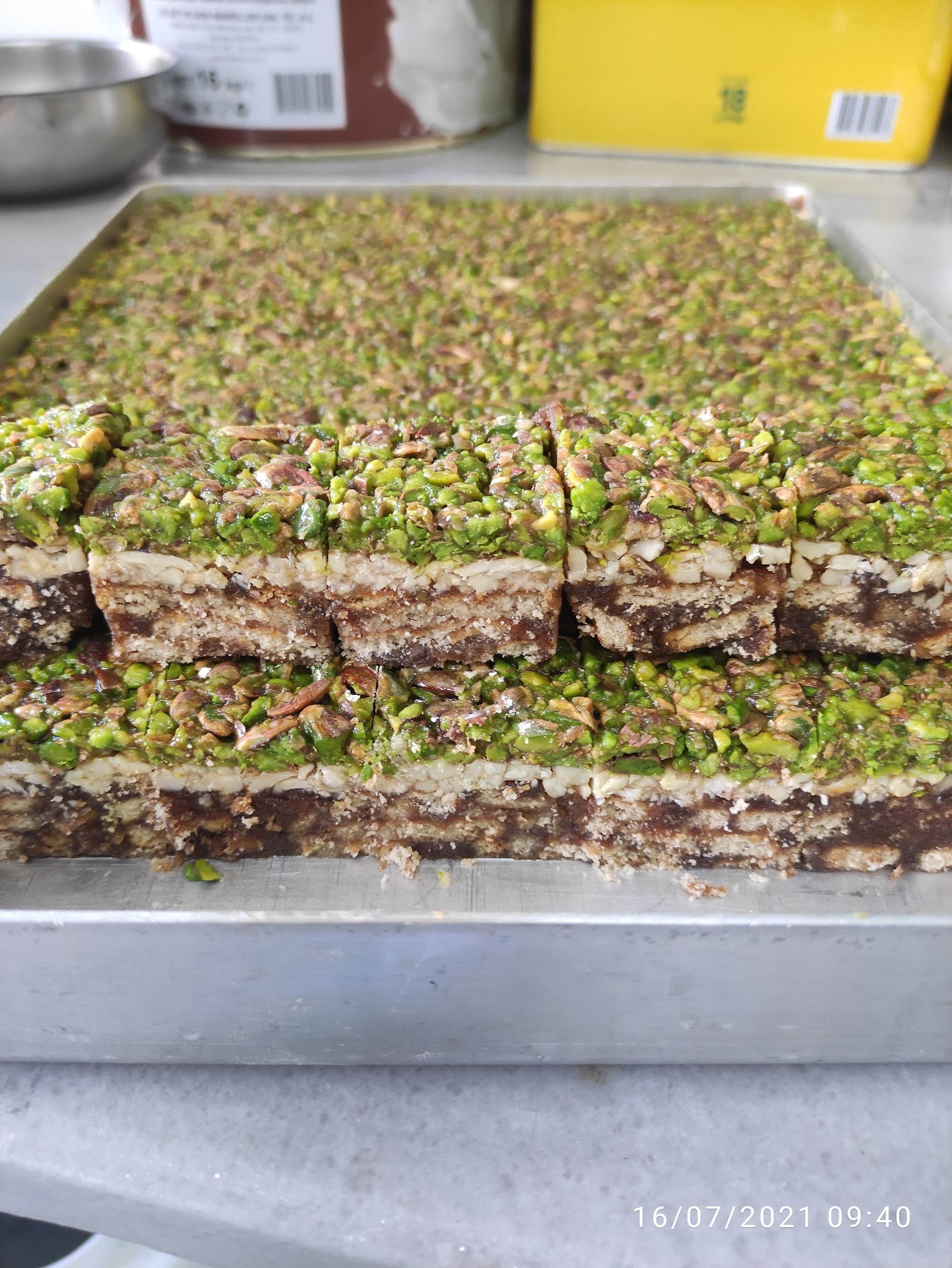 Bosphorus Damascus Desserts