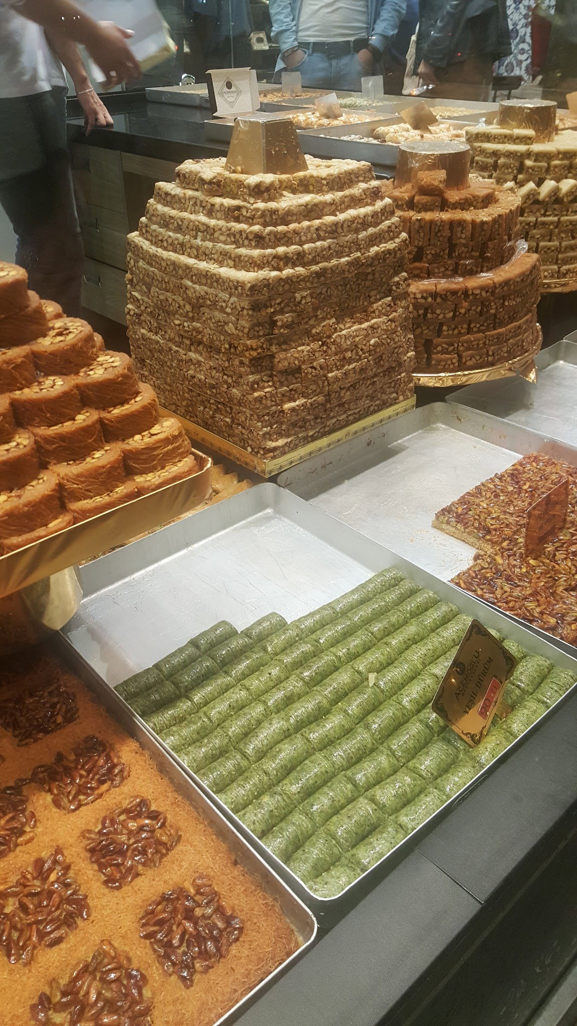 Bosphorus Damascus Desserts