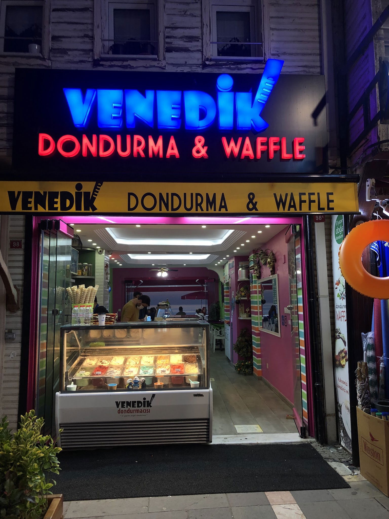 Venedik Dondurma & Waffle