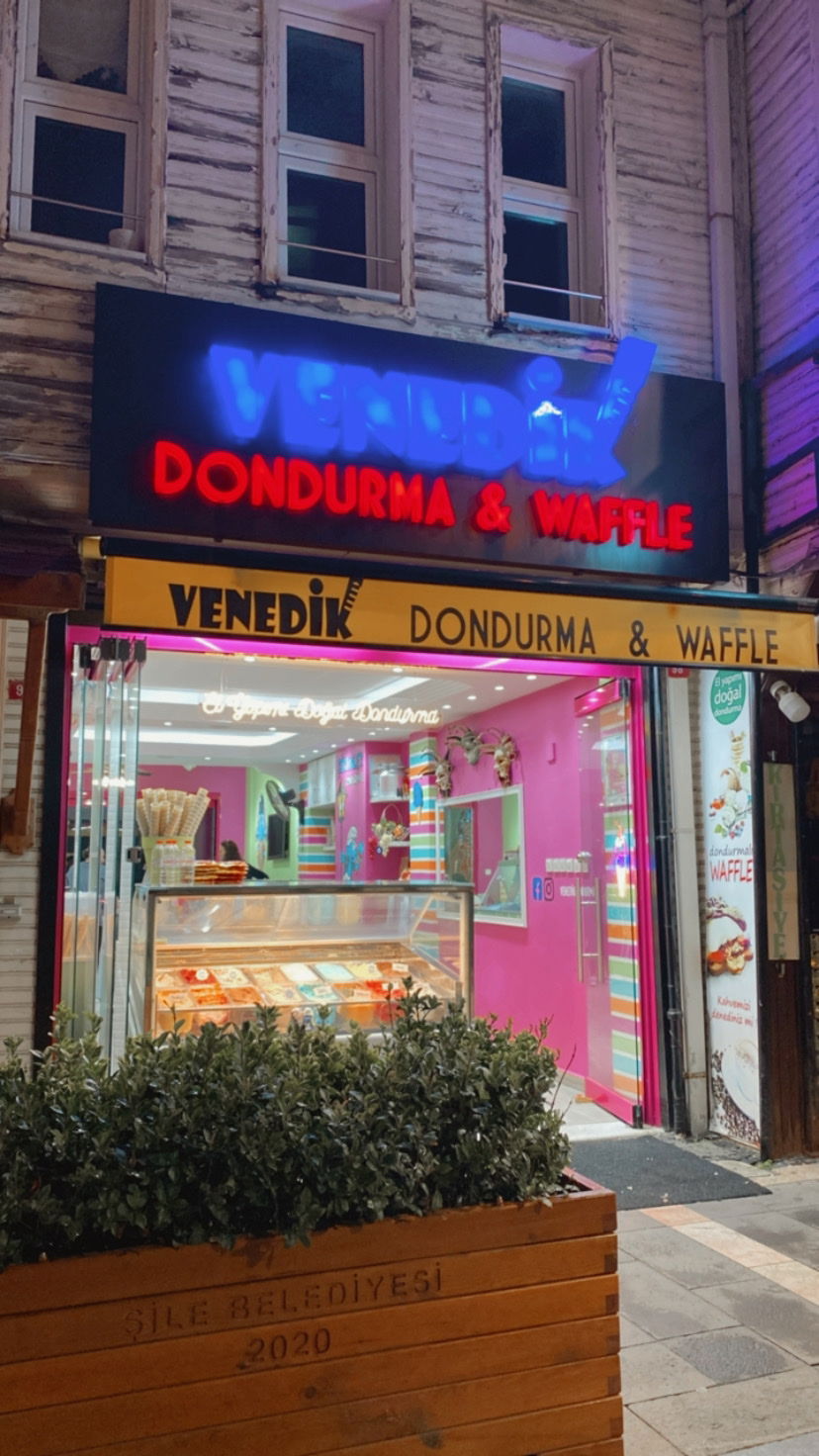 Venedik Dondurma & Waffle
