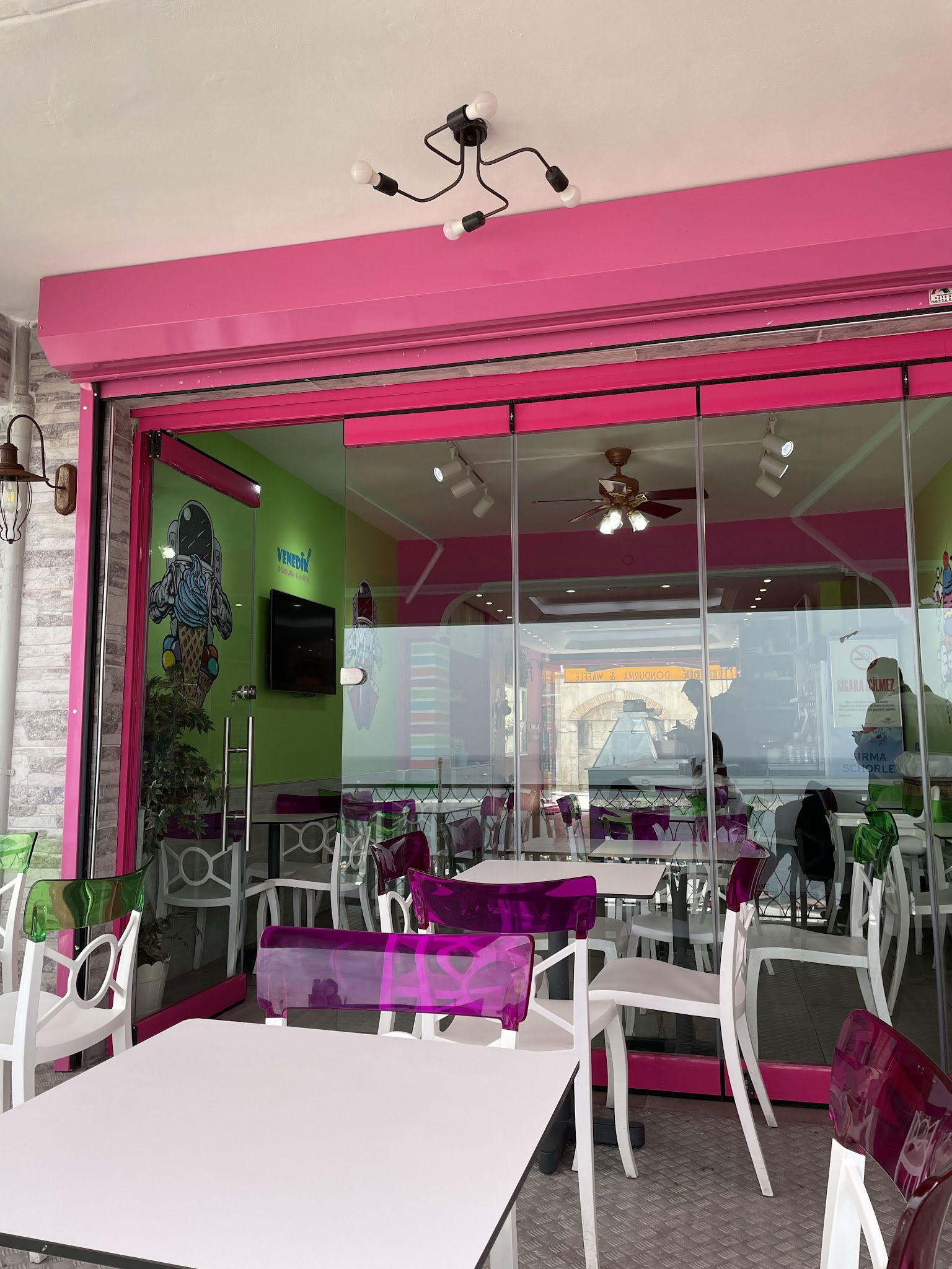 Venedik Dondurma & Waffle