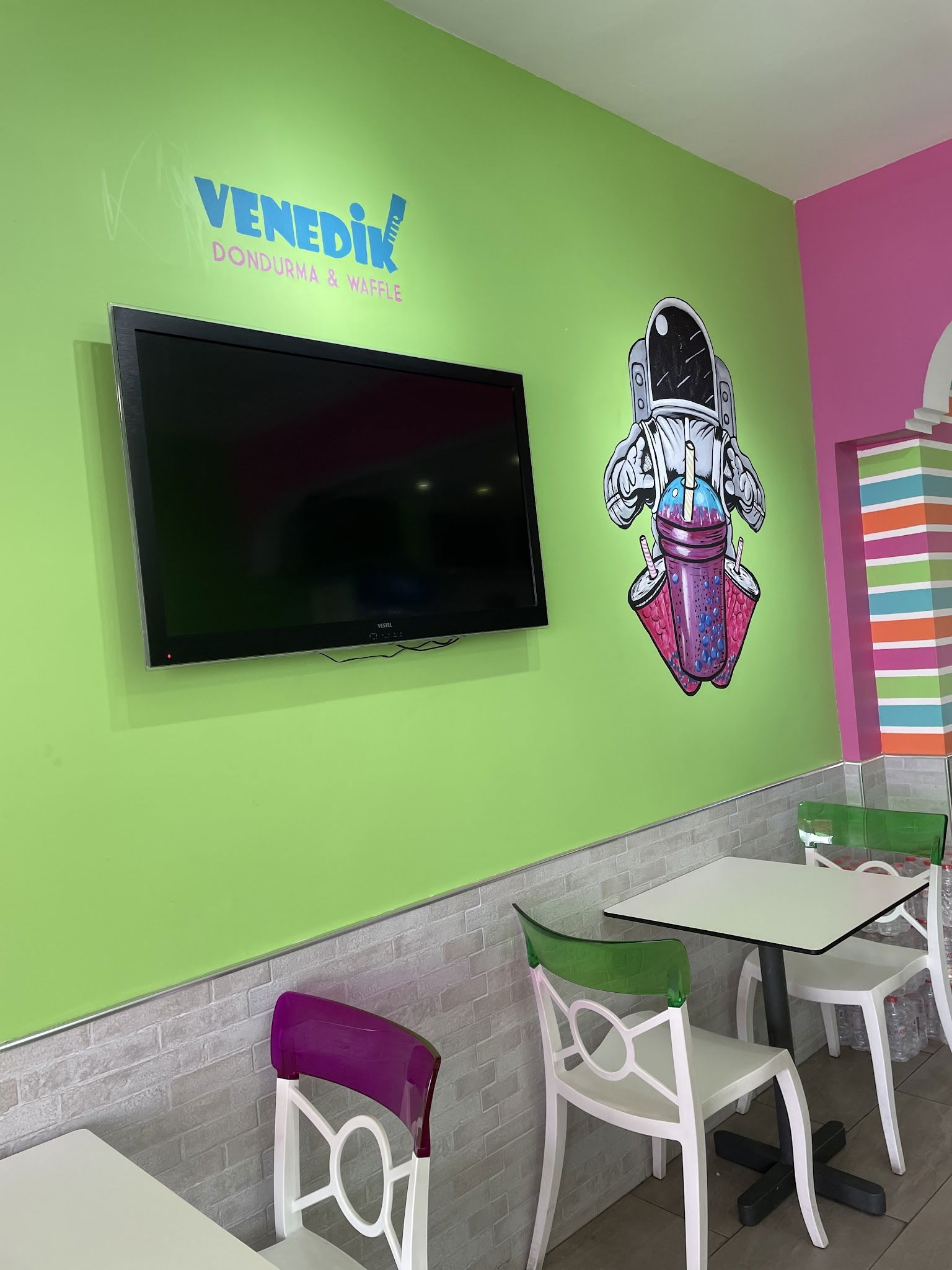 Venedik Dondurma & Waffle