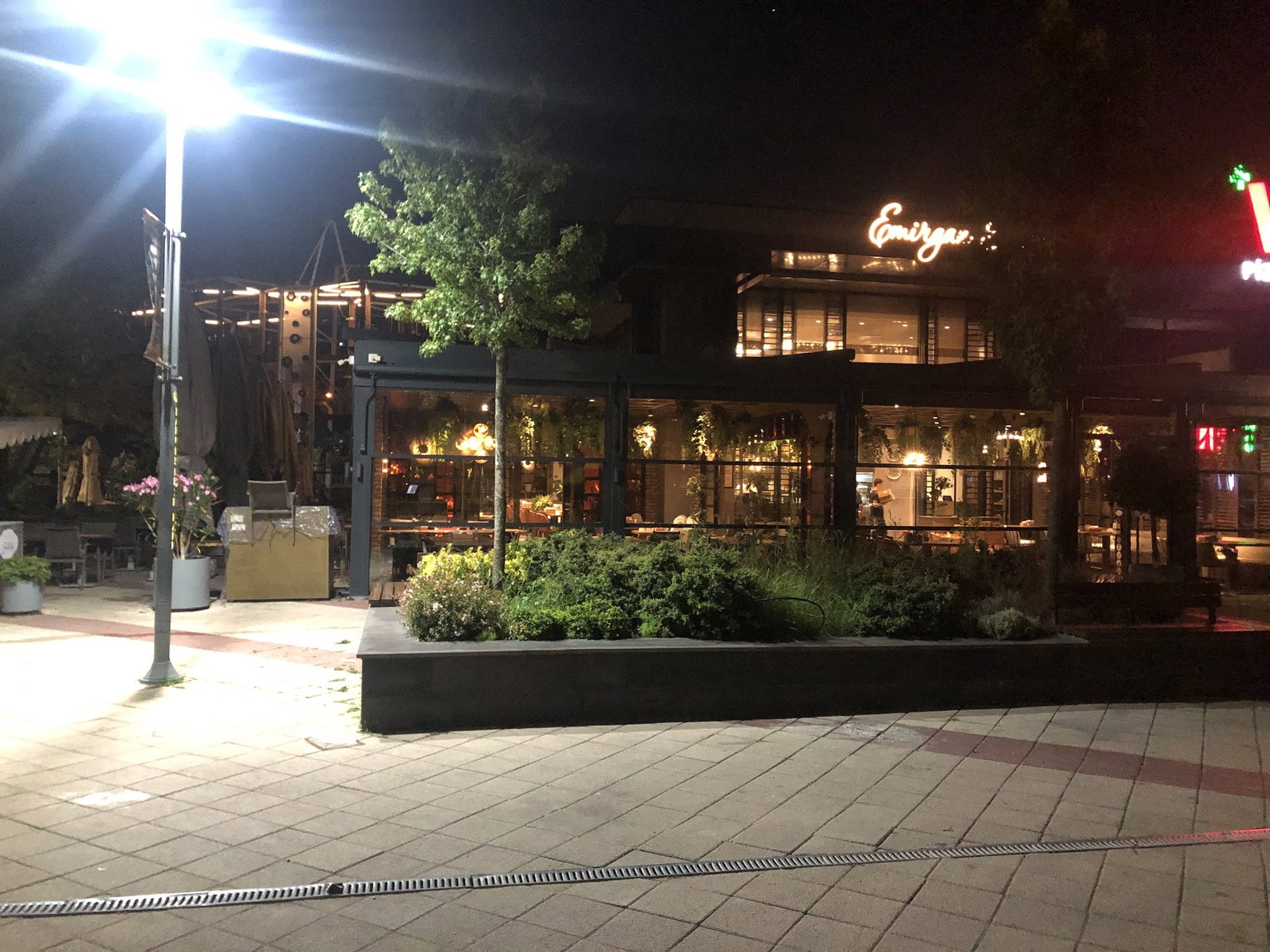 Emirgan Sütiş Bahçeşehir