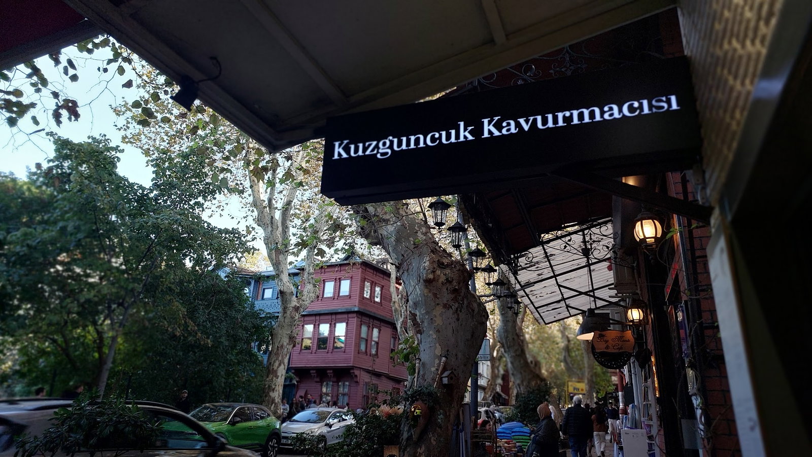 Kuzguncuk Kavurmacısı
