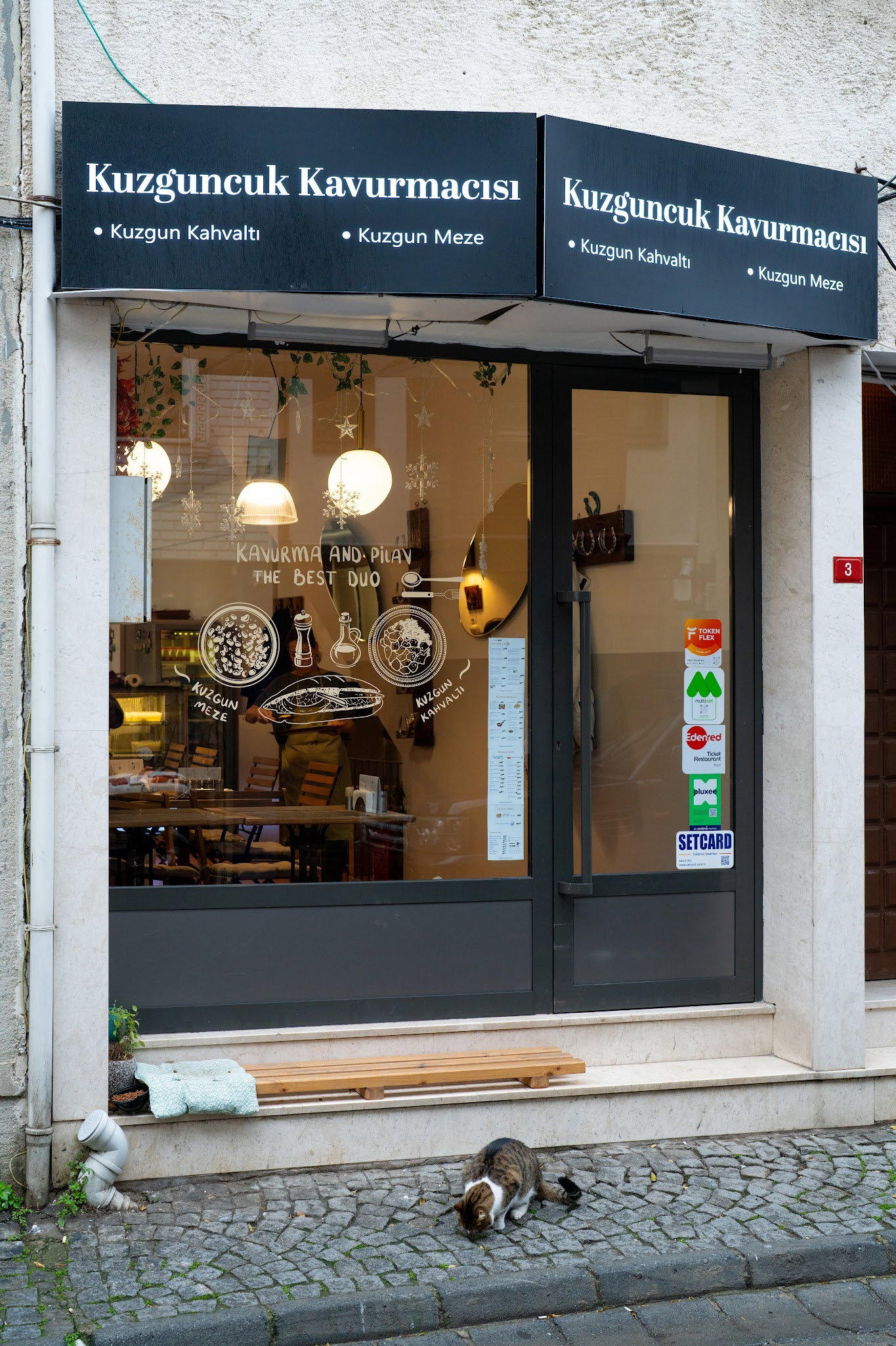 Kuzguncuk Kavurmacısı