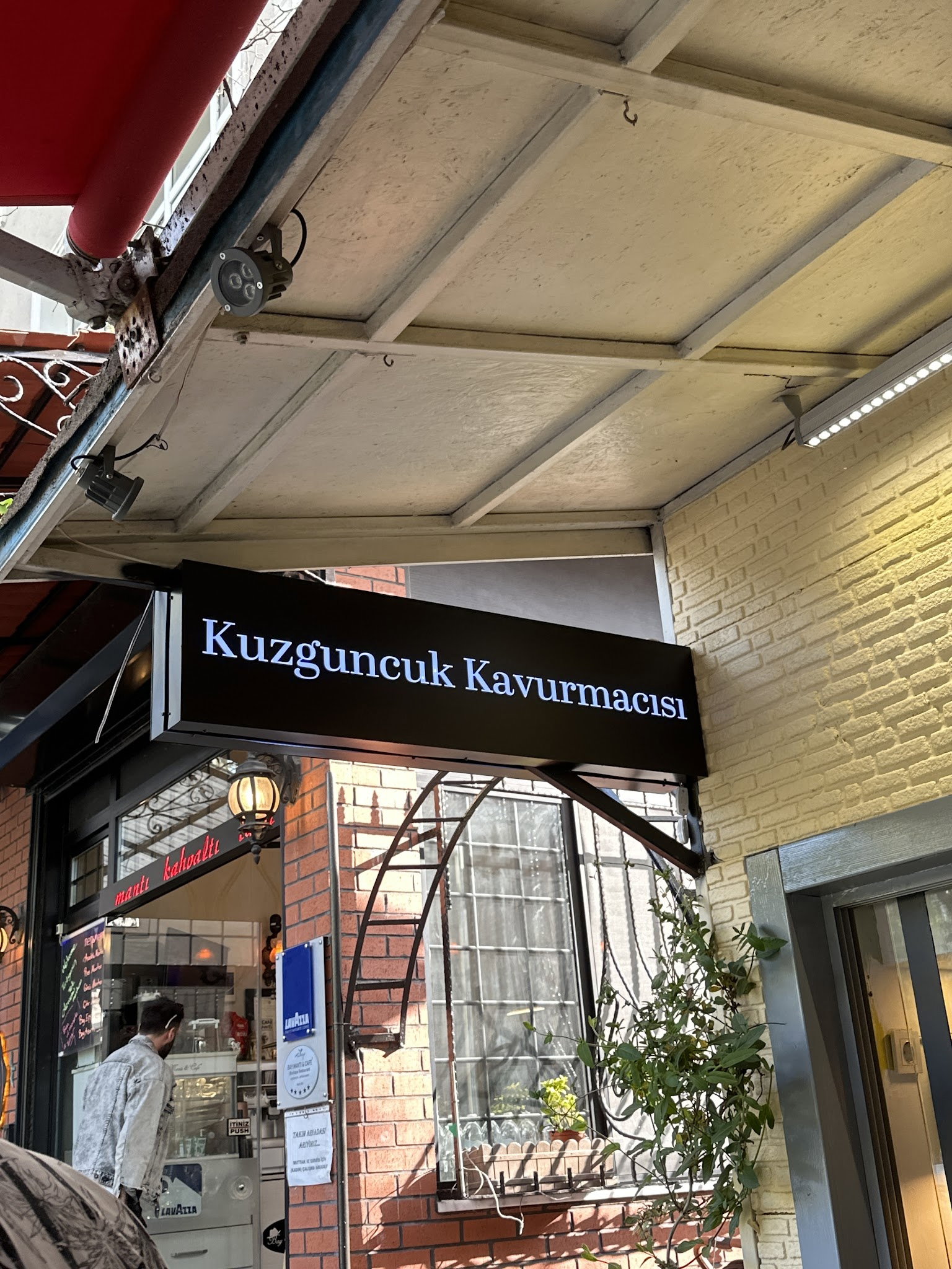 Kuzguncuk Kavurmacısı